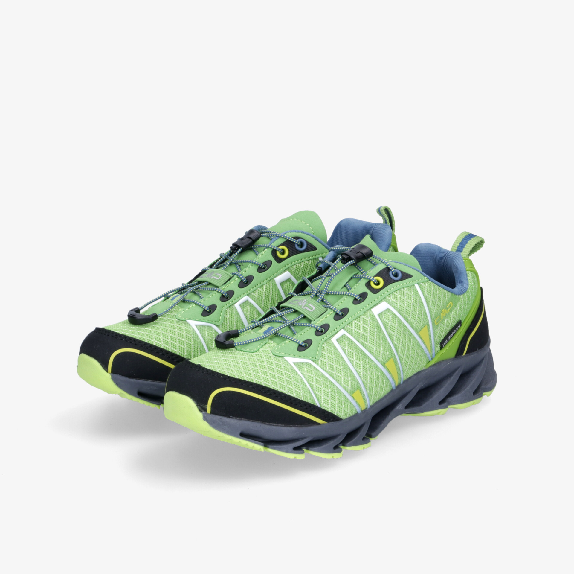 Leichte grüne Sportschuhe mit griffiger Sohle und atmungsaktivem Mesh für optimalen Komfort im Freien.