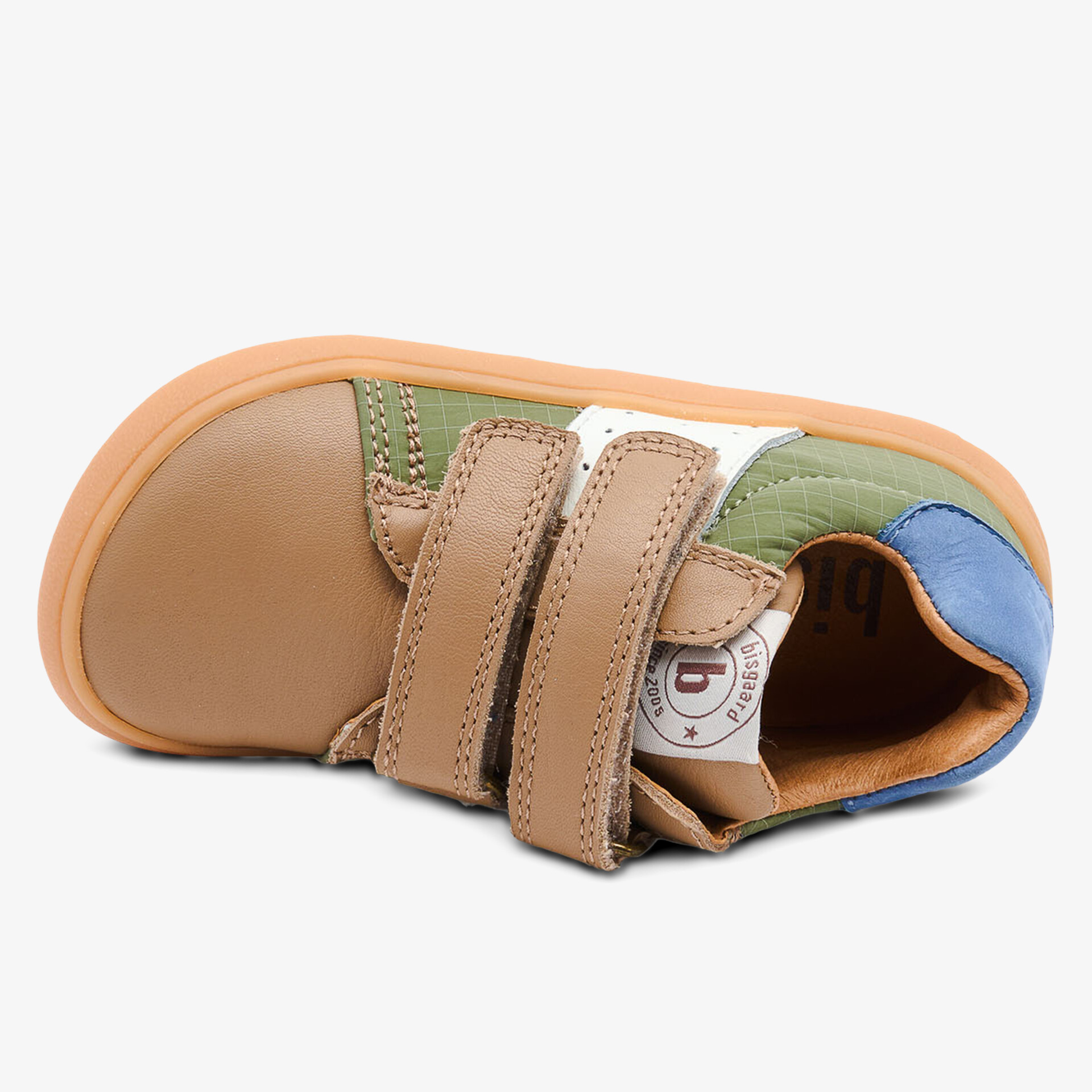 Hochwertiger Schuh in sportlichem Design mit komfortablem Klettverschluss, ideal für Alltag und Freizeit.