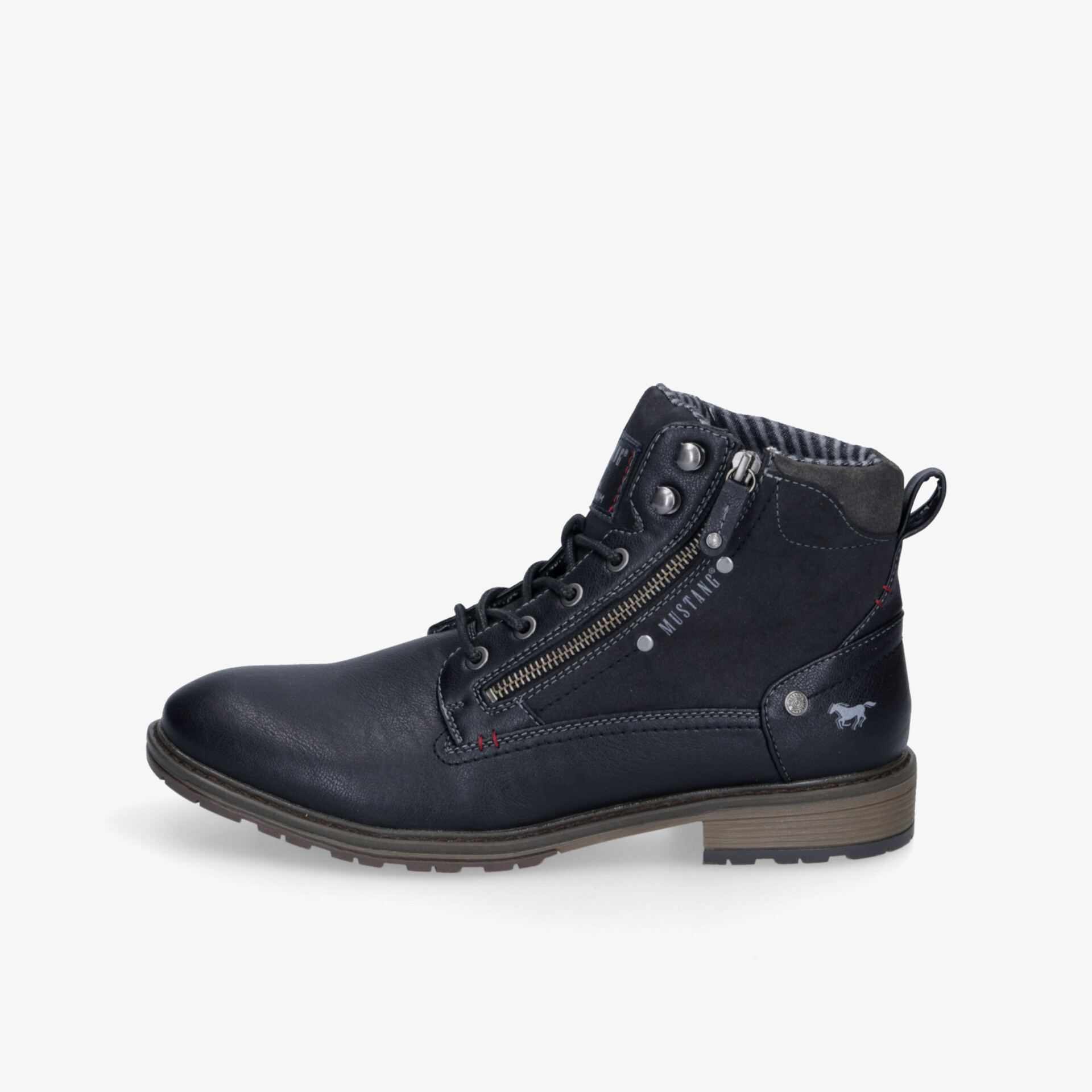 Robuster schwarzer Winter-Boot seitliche Ansicht mit Reißverschluss, Schnürung und warmer Innenfütterung, rutschfeste Sohle