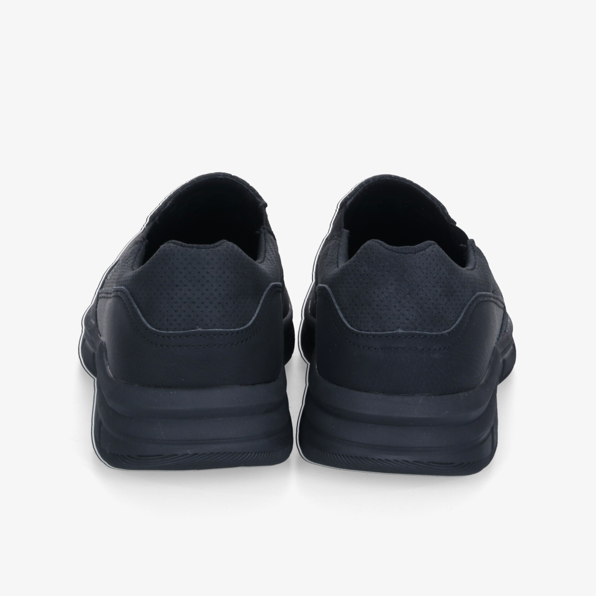 Elegante schwarze Schuhe mit rutschfester Sohle, ideal für täglichen Komfort und stilvollen Auftritt.