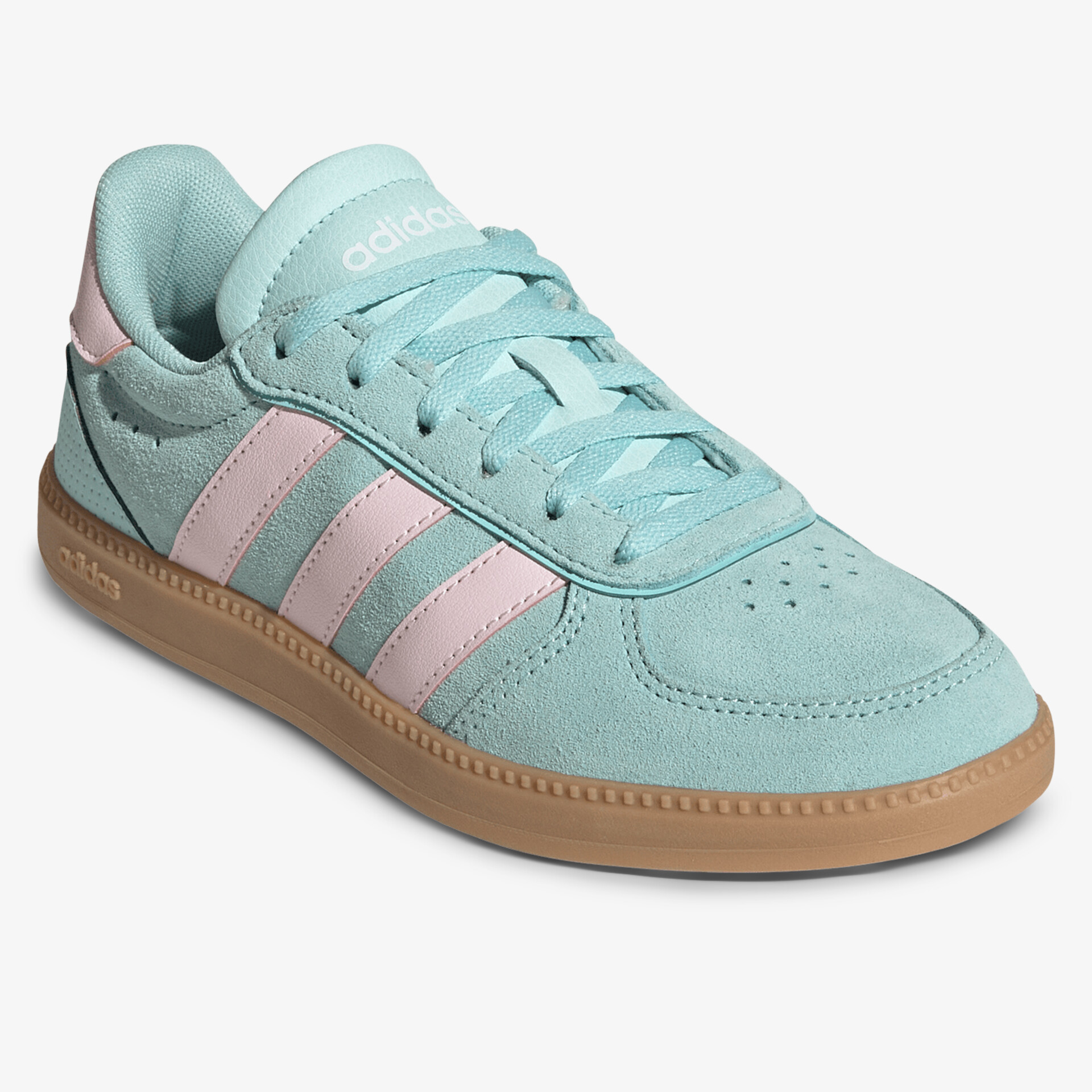 Leichter, bequemer Sneaker in Pastellmint mit rosa Streifen und brauner Sohle, perfekt für Freizeit und Alltag