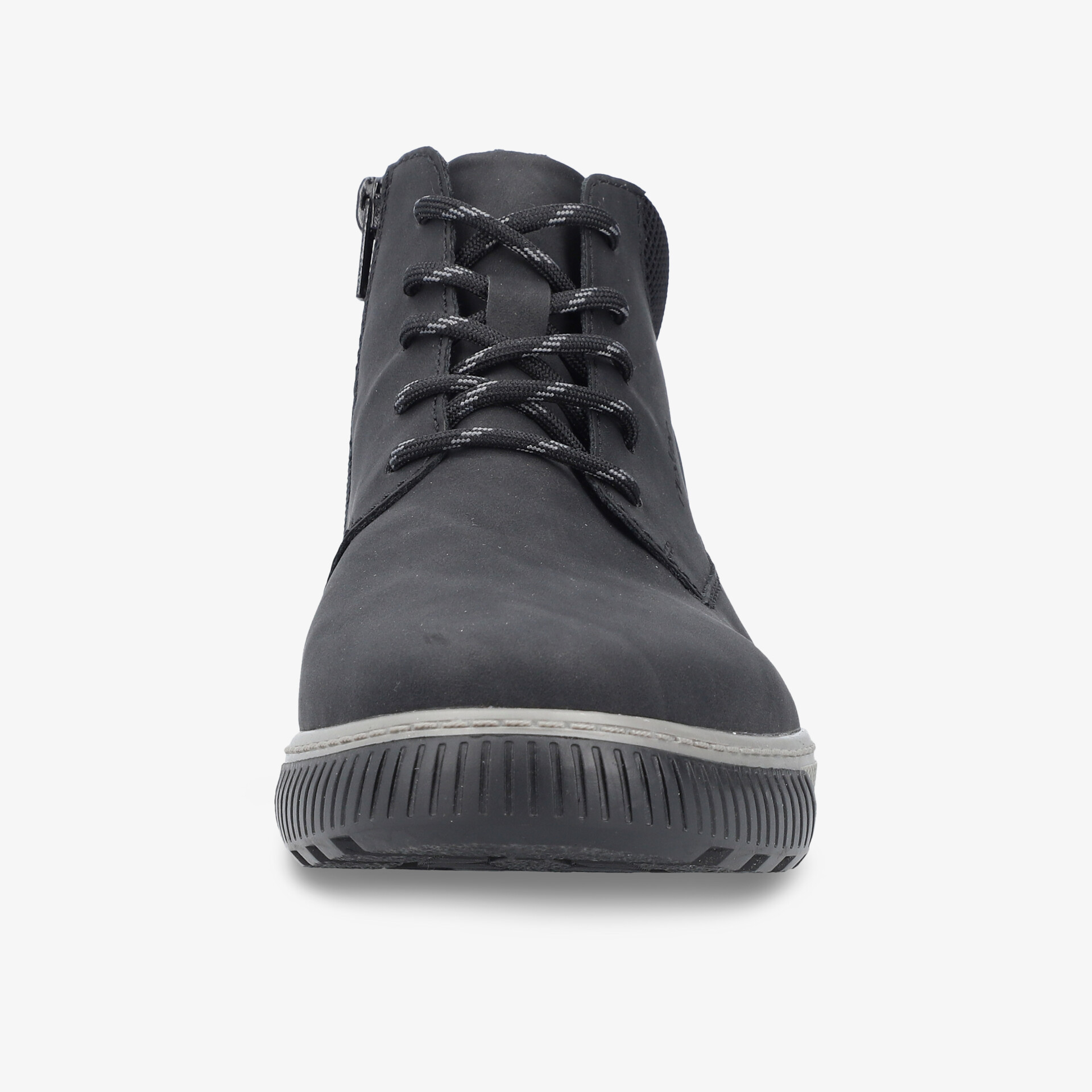 Robuster schwarzer Schuh mit schnürbarer Vorderseite und langlebiger rutschfester Sohle in Frontansicht