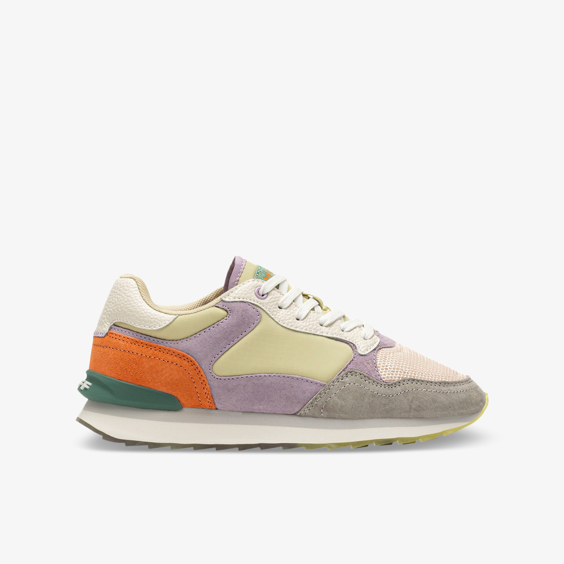 Moderner bunter Sneaker in seitlicher Ansicht mit bequemer Passform und sportlichem Design
