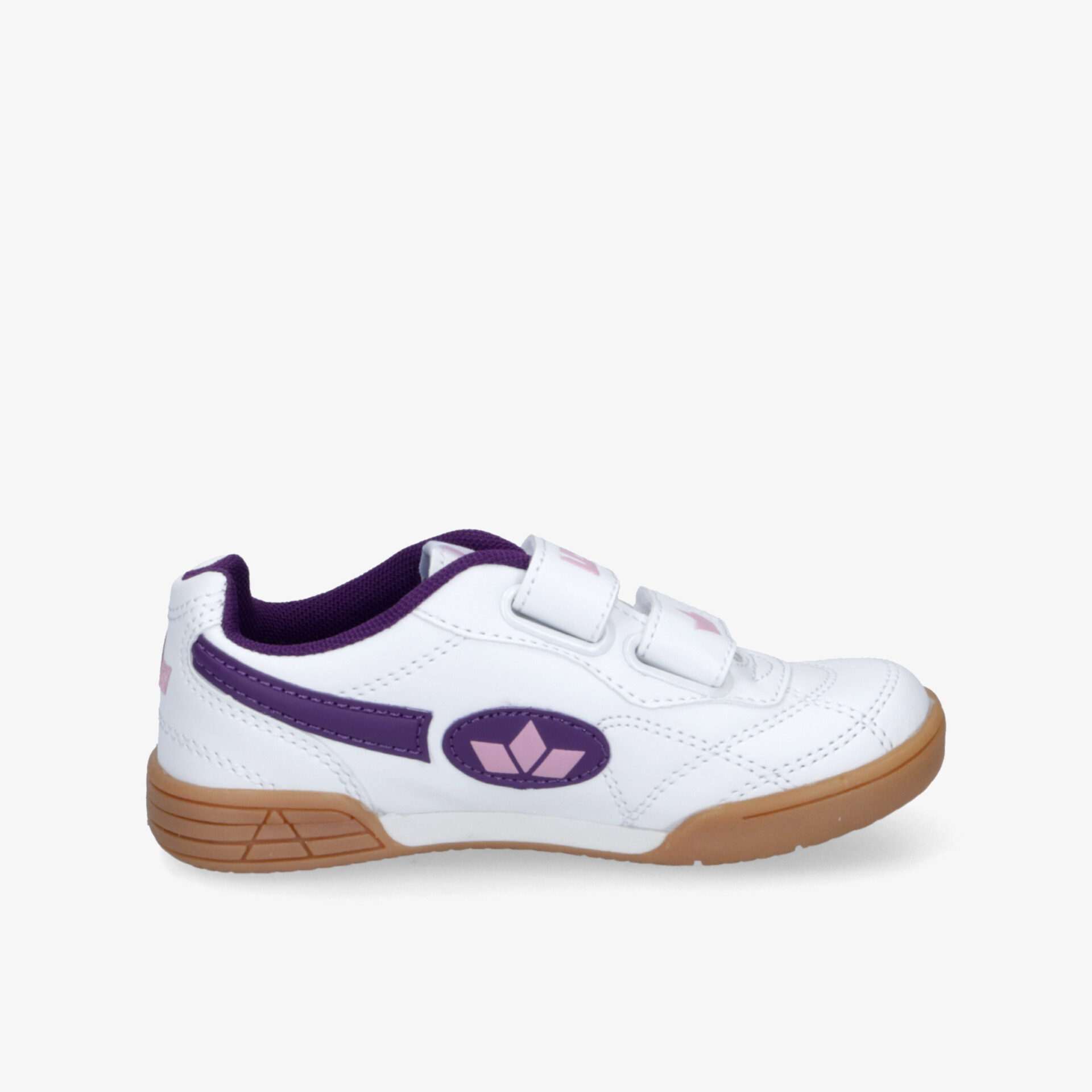 Bequemer weißer Sportschuh mit lila Details und Klettverschlüssen, rutschfeste braune Sohle, seitliche Ansicht