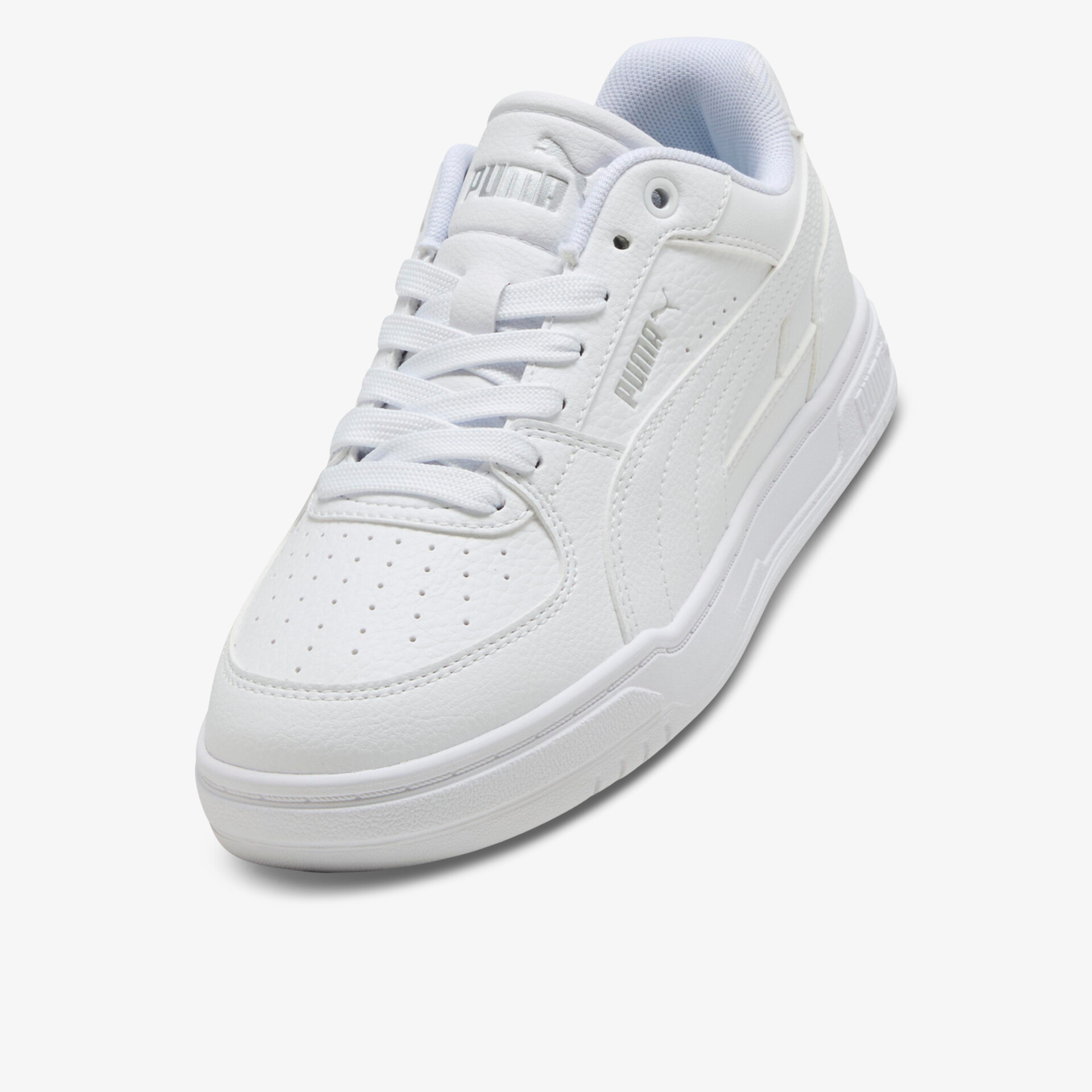 Weißer Sneaker mit sportlichem Design, atmungsaktiv und bequemer Passform für vielfältigen Einsatz