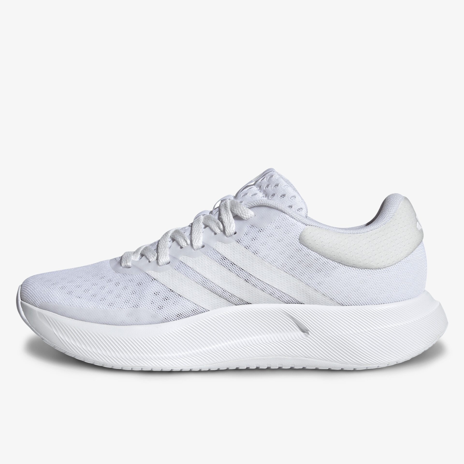 Leichter weißer Sneaker mit atmungsaktivem Obermaterial und komfortabler Passform, seitliche Ansicht