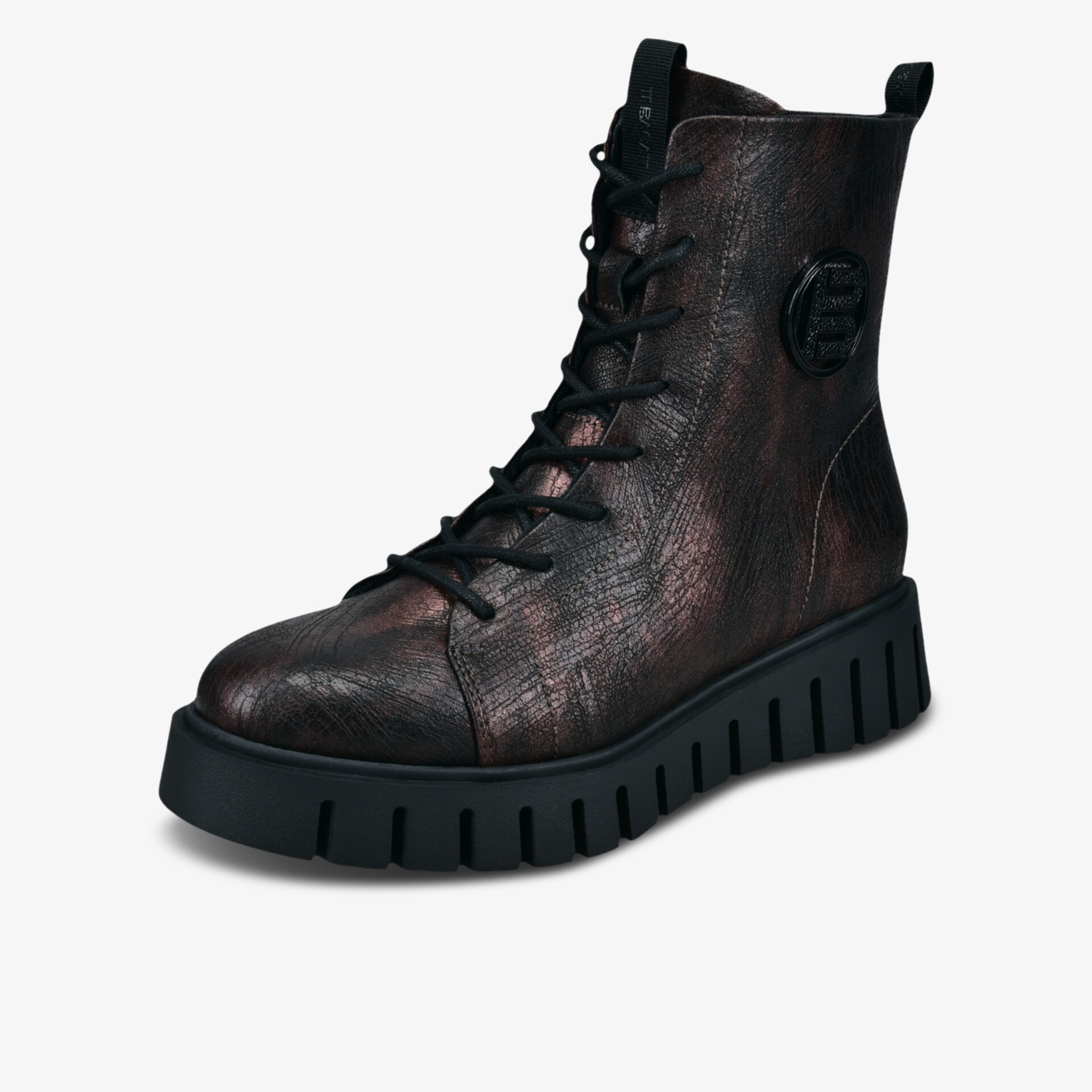 Robuste Schnürboots mit markanter Profilsohle und geprägtem Leder in modischem Design für hohen Tragekomfort