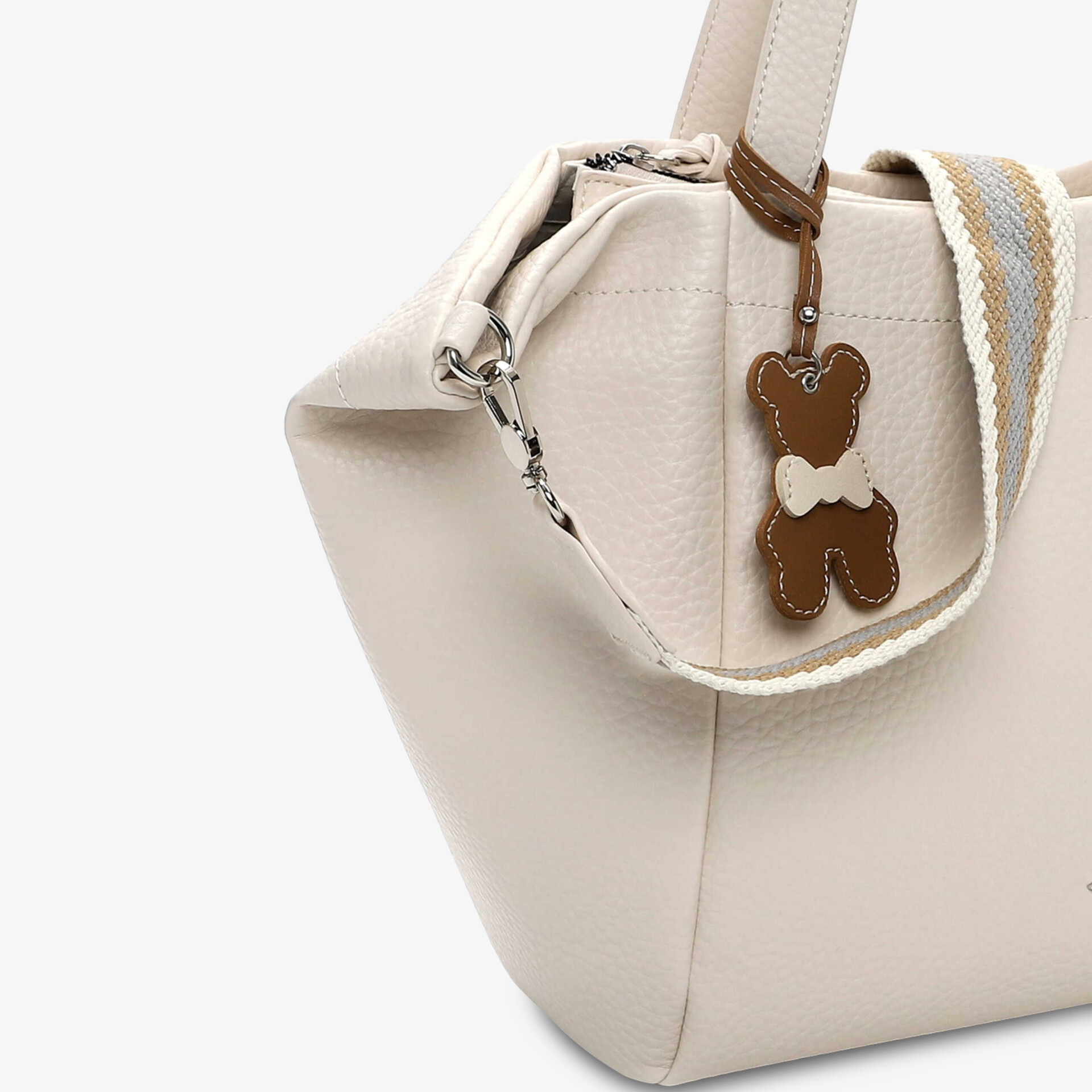 Beige Tasche mit Lederoptik und süßem Schlüsselanhänger aus Metall an verstellbarem Tragegurt