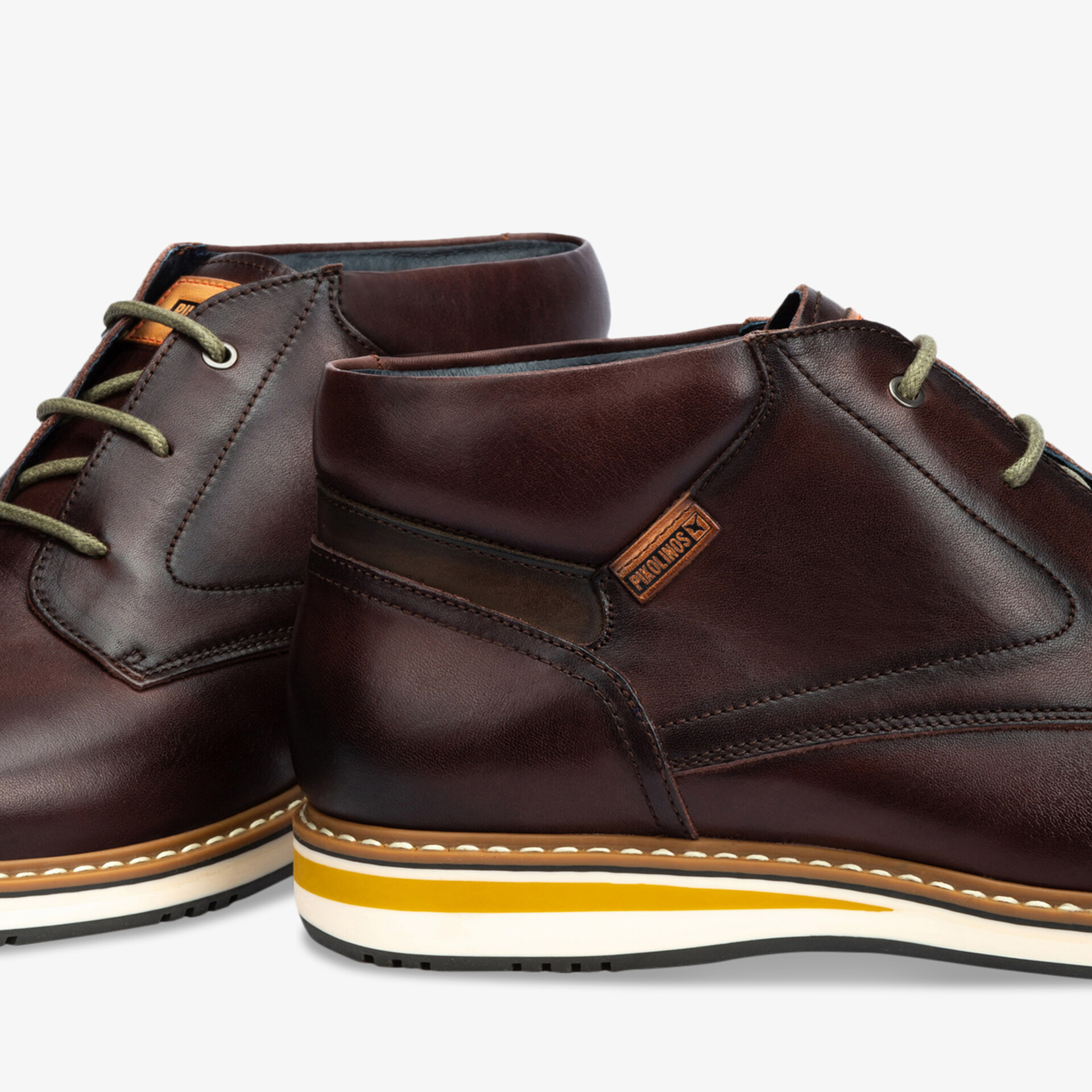 Elegante, dunkelbraune Lederschuhe mit robuster Sohle und perfektem Komfort für jeden Anlass.