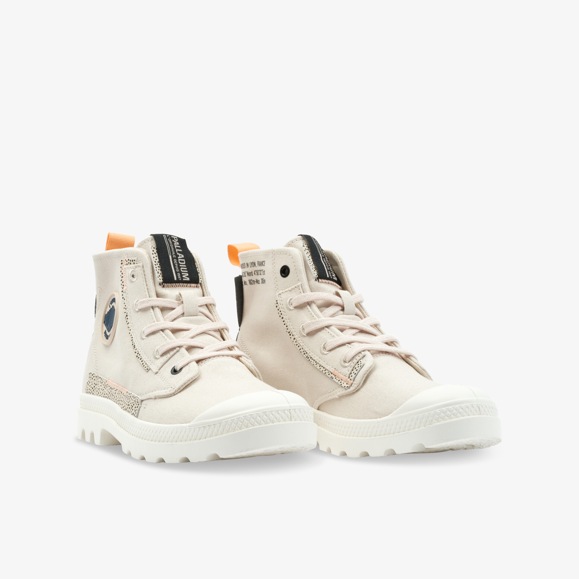 Beige Sneaker mit robustem Design und hohem Komfort, ideal für stilvolle und vielseitige Looks.