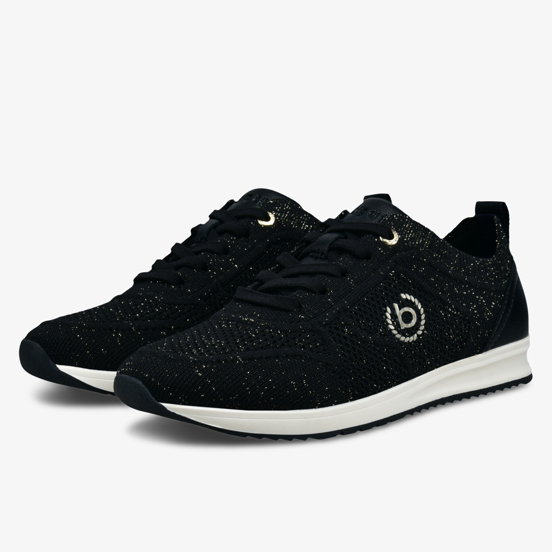 Bequeme schwarze Sneaker mit sportlichem Design und rutschfester Sohle.
