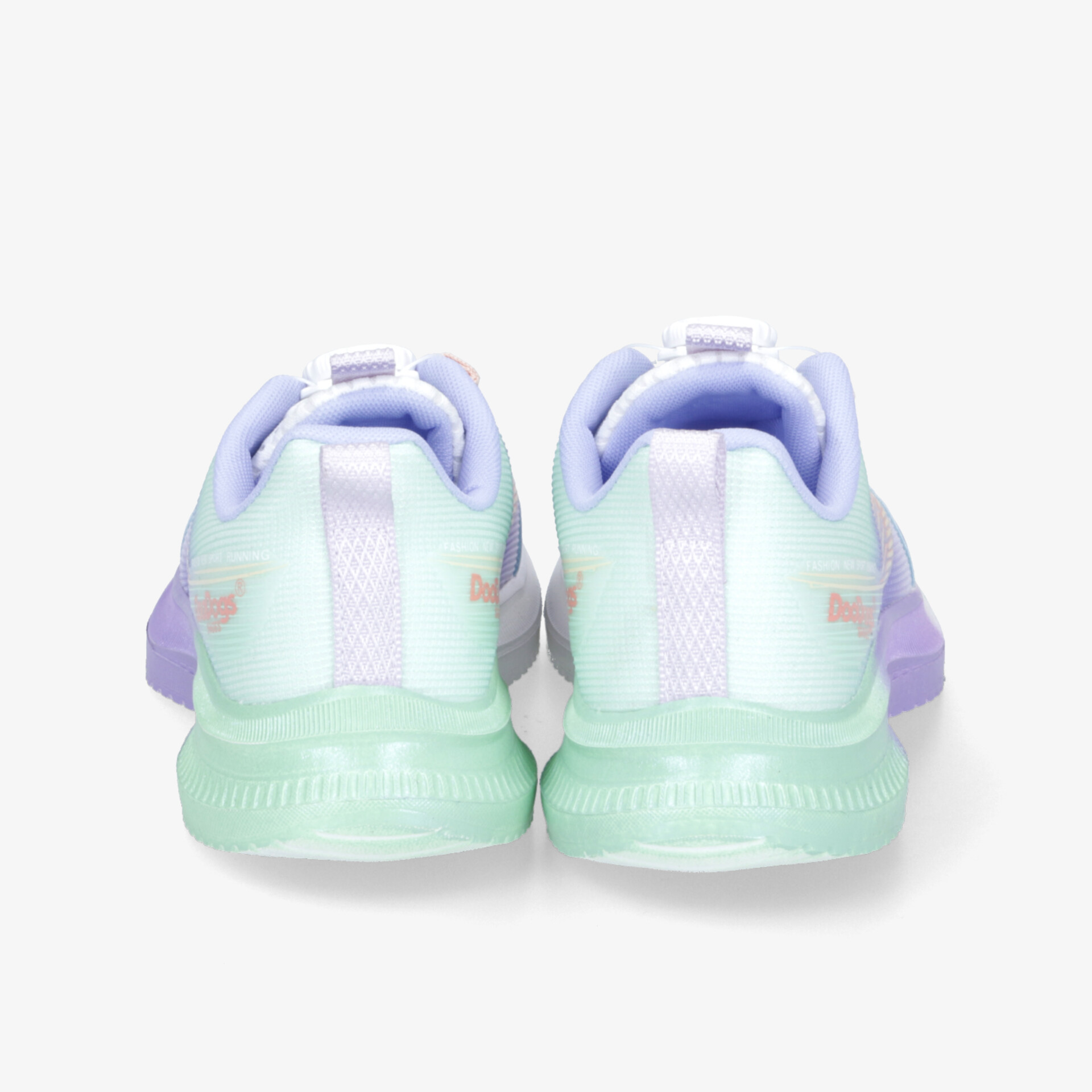 Rückansicht von zwei sportlich-leichten, atmungsaktiven und komfortablen Schuhen mit flexibler, rutschfester Sohle