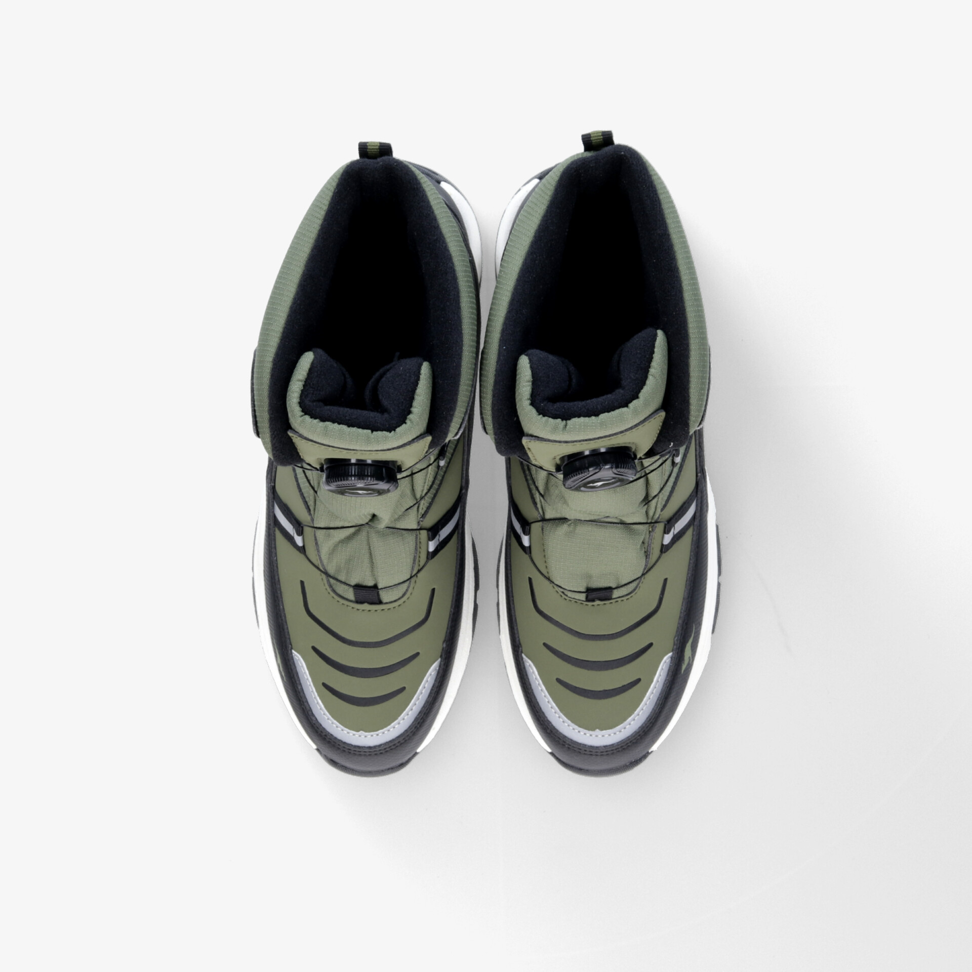 Stylischer grüner Sneaker mit komfortablem Design und sportlicher Optik für vielseitige Einsatzmöglichkeiten.