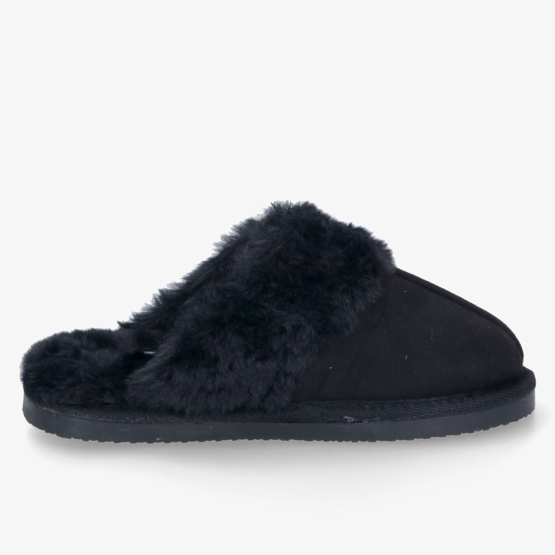Schwarzer, flauschiger Hausschuh mit warmem Innenfutter und rutschfester Sohle, seitliche Ansicht