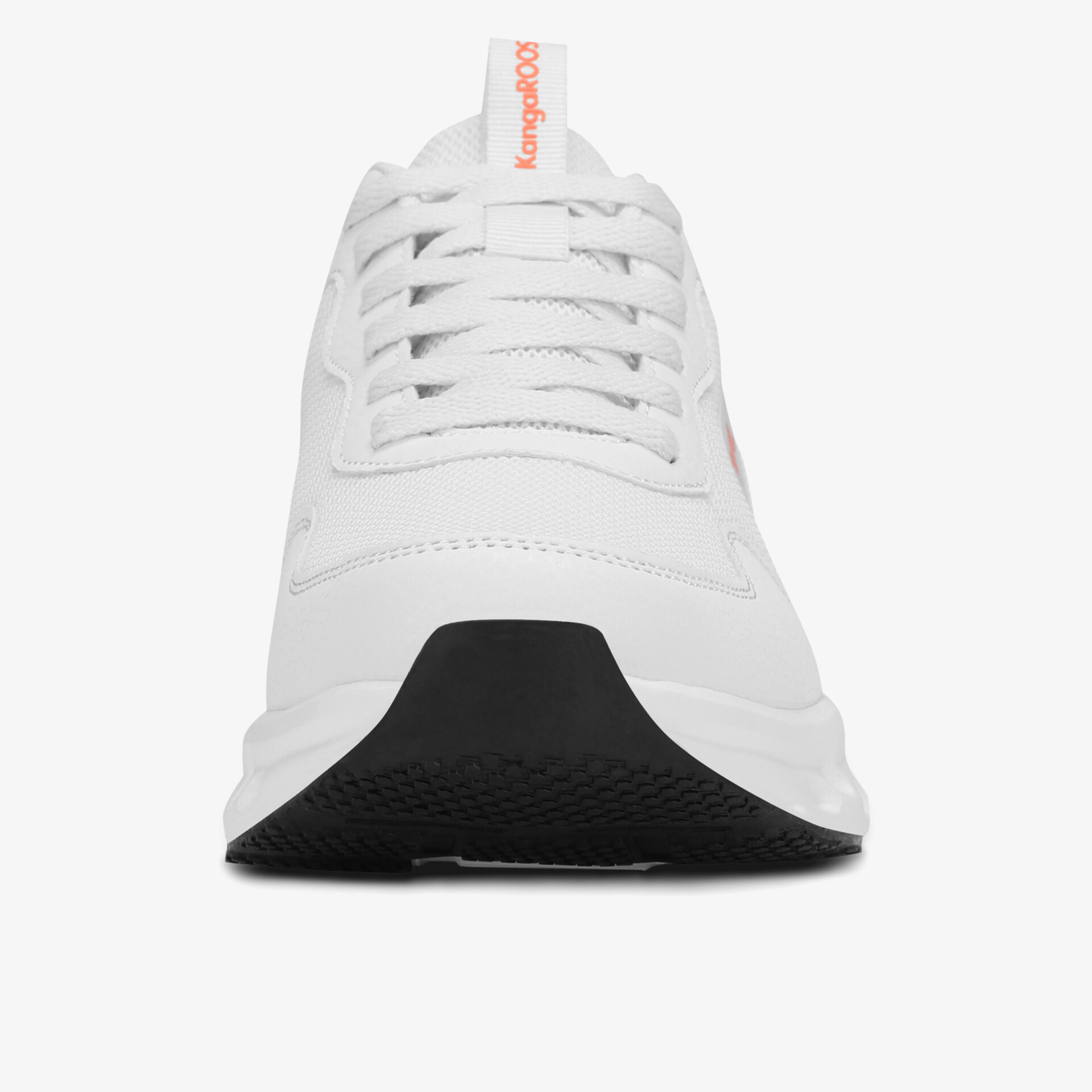 Moderner weißer Sneaker mit bequemer Passform und sportivem Design in Frontansicht