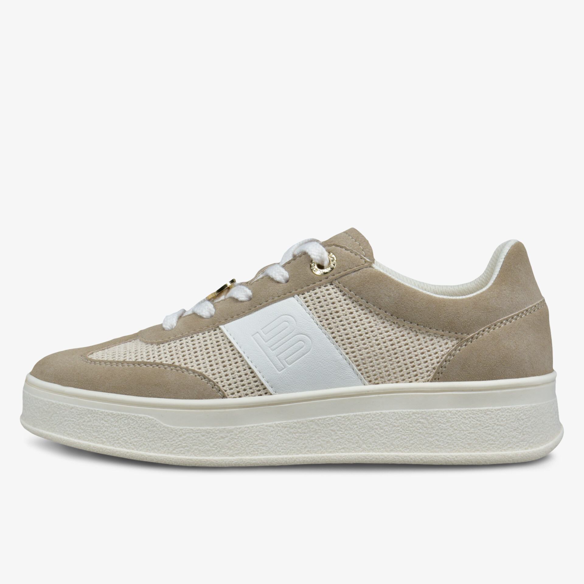 Beiger Sneaker mit weißem Akzent und robuster Sohle, ideal für komfortables Gehen.