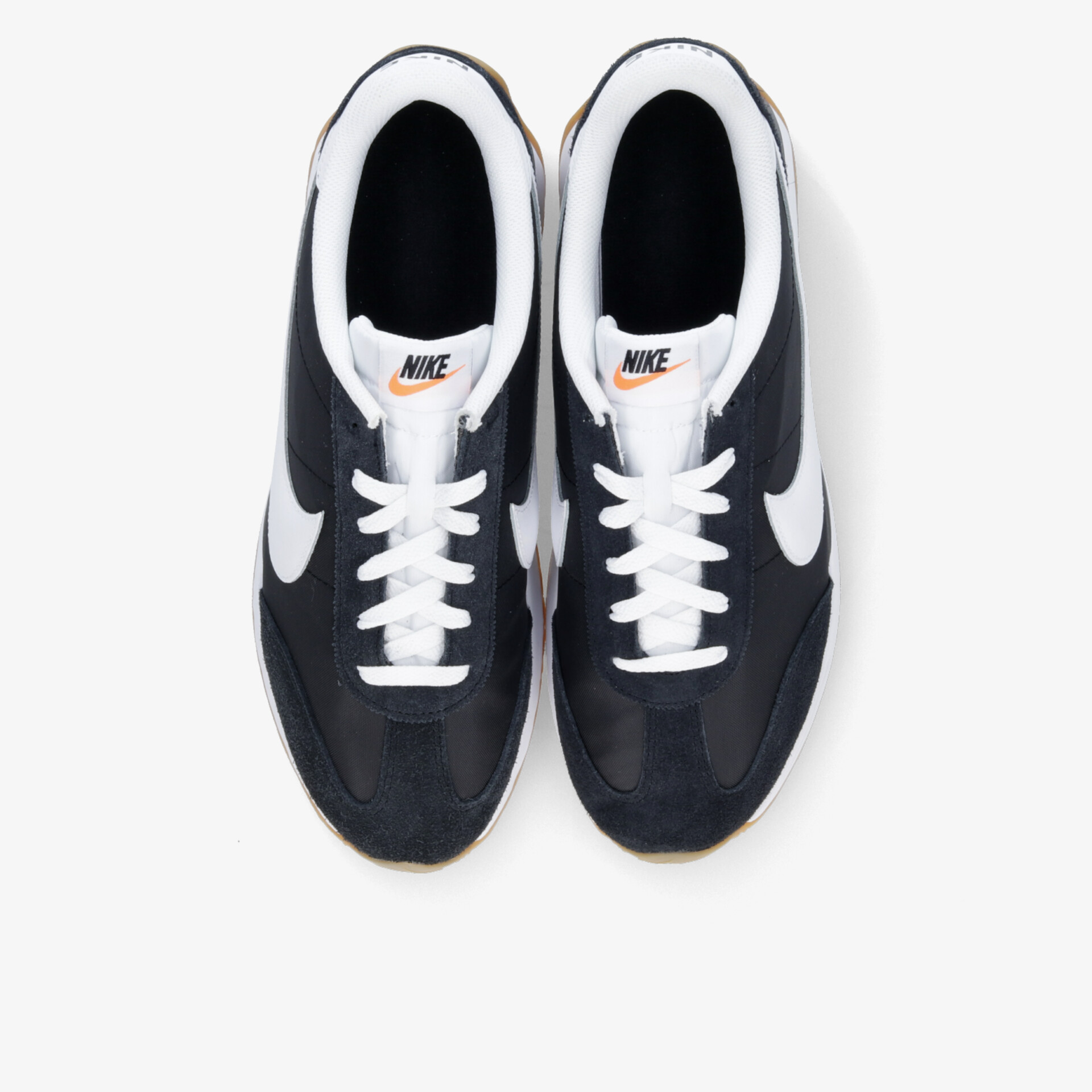 Nike Sneaker in Schwarz-Weiß mit komfortablem Design, langlebig und leicht, ideal für sportliche Aktivitäten