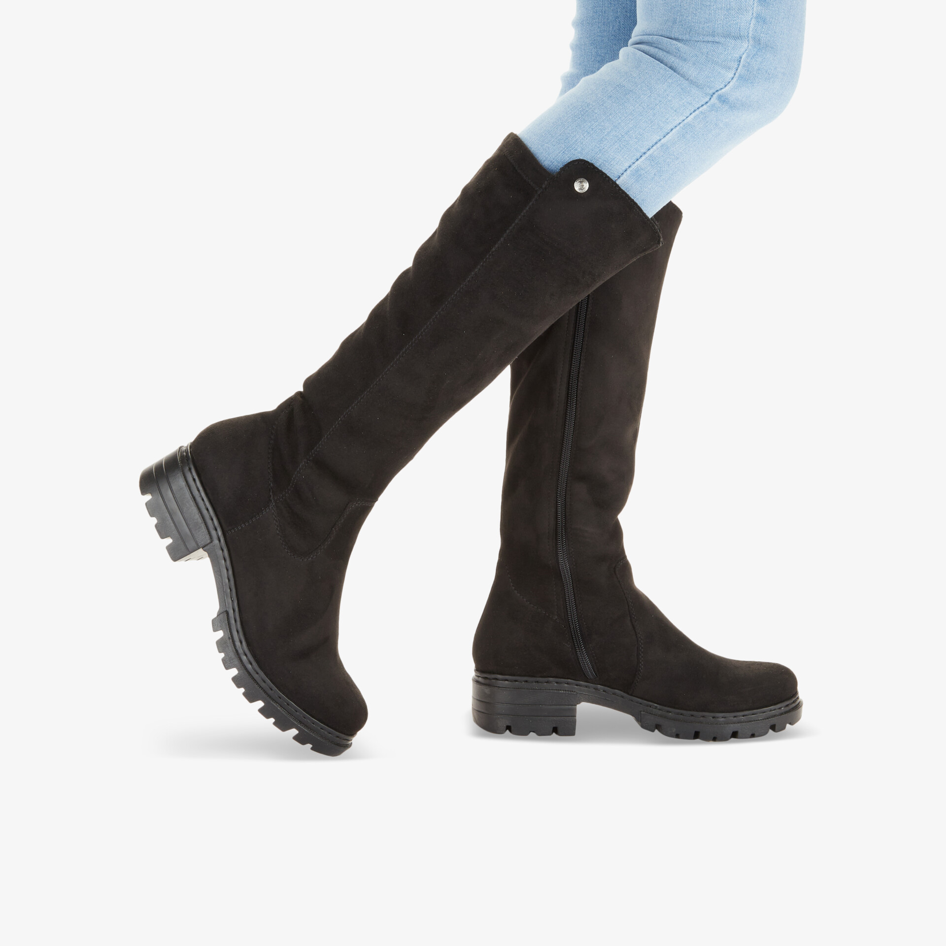 Schwarze Stiefel mit hohem Schaft und robuster Profilsohle perfekt für Komfort und stilvolle Alltagsfunktion