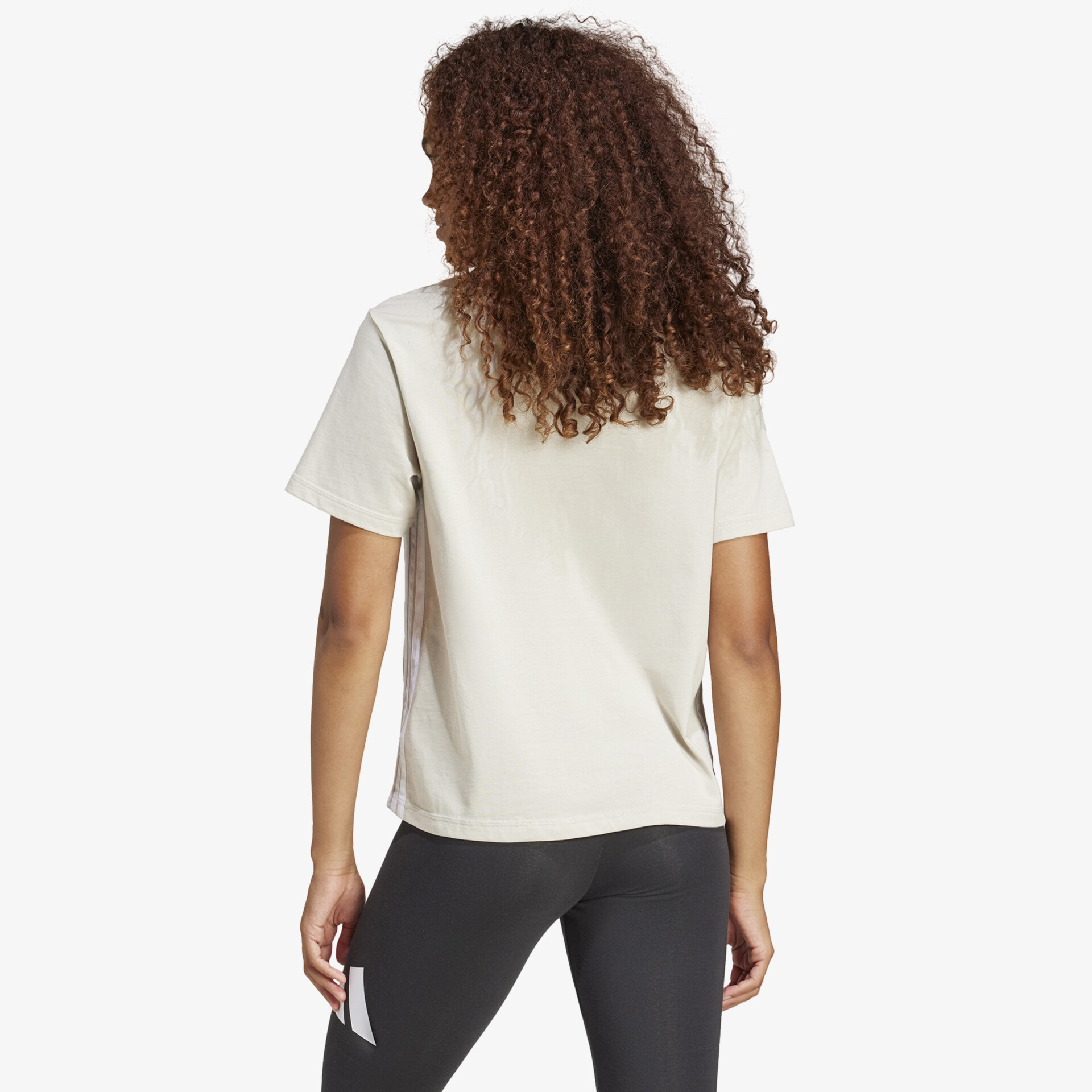 Rückenansicht eines weißen T-Shirts mit kurzer Ärmel und lockerer Passform für hohen Tragekomfort