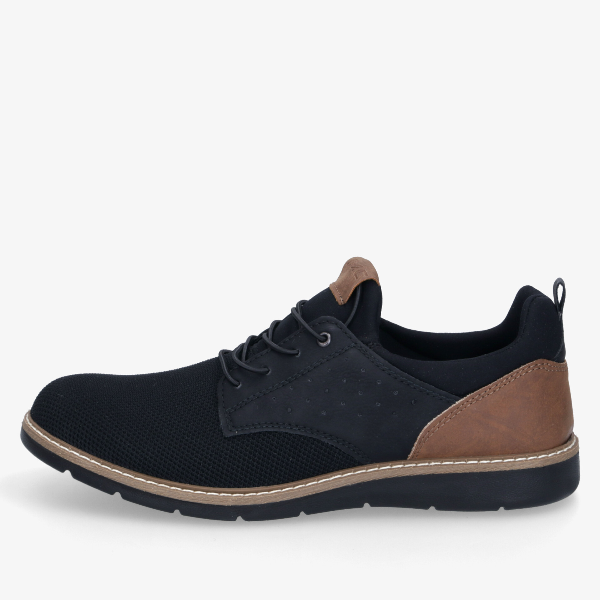 Moderner schwarzer Halbschuh mit braunen Akzenten, robuster Sohle und bequemer Passform, seitliche Ansicht