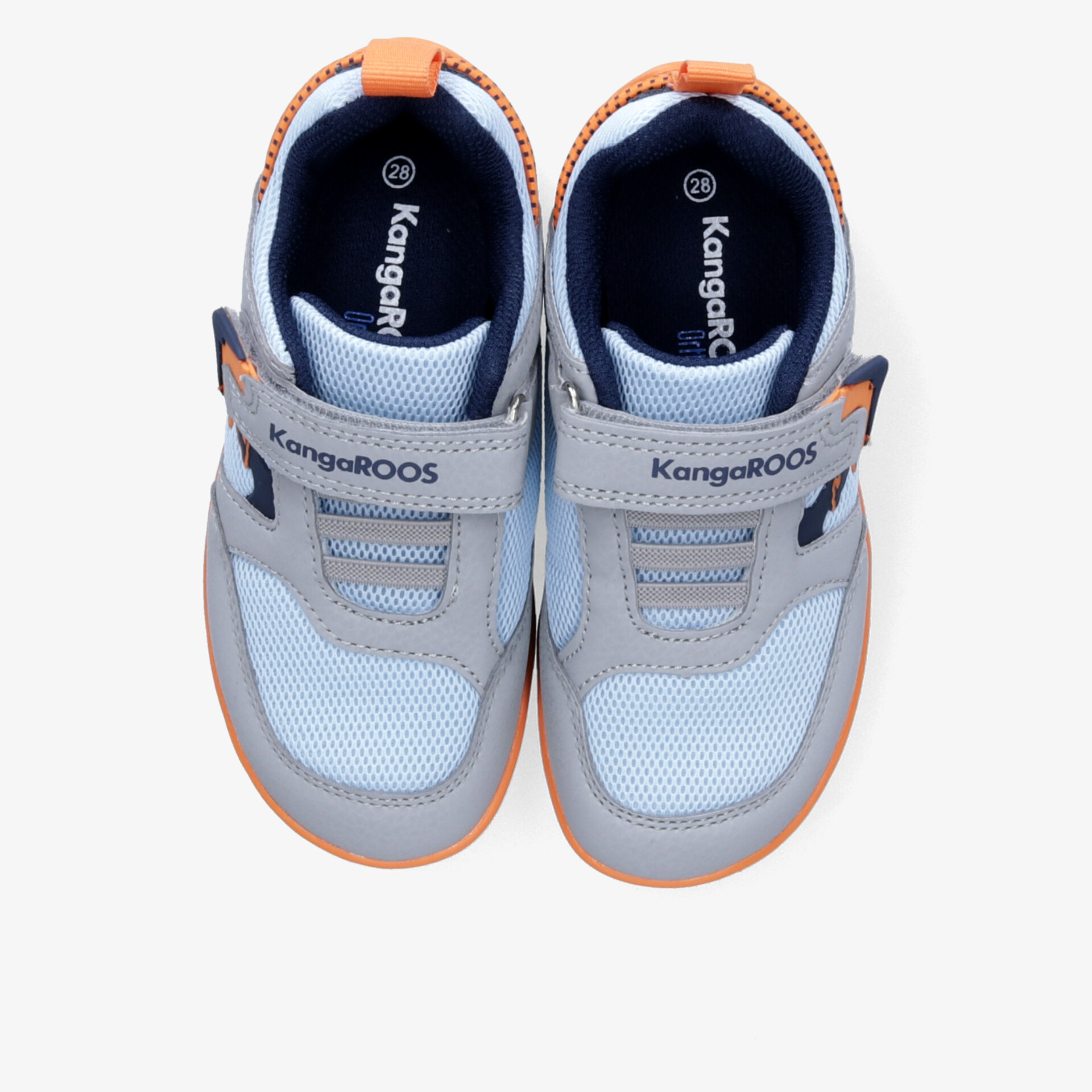 Leichter, atmungsaktiver Sneaker mit bequemem Verschluss und gepolsterter Innenseite, ideal für sportliche Aktivitäten