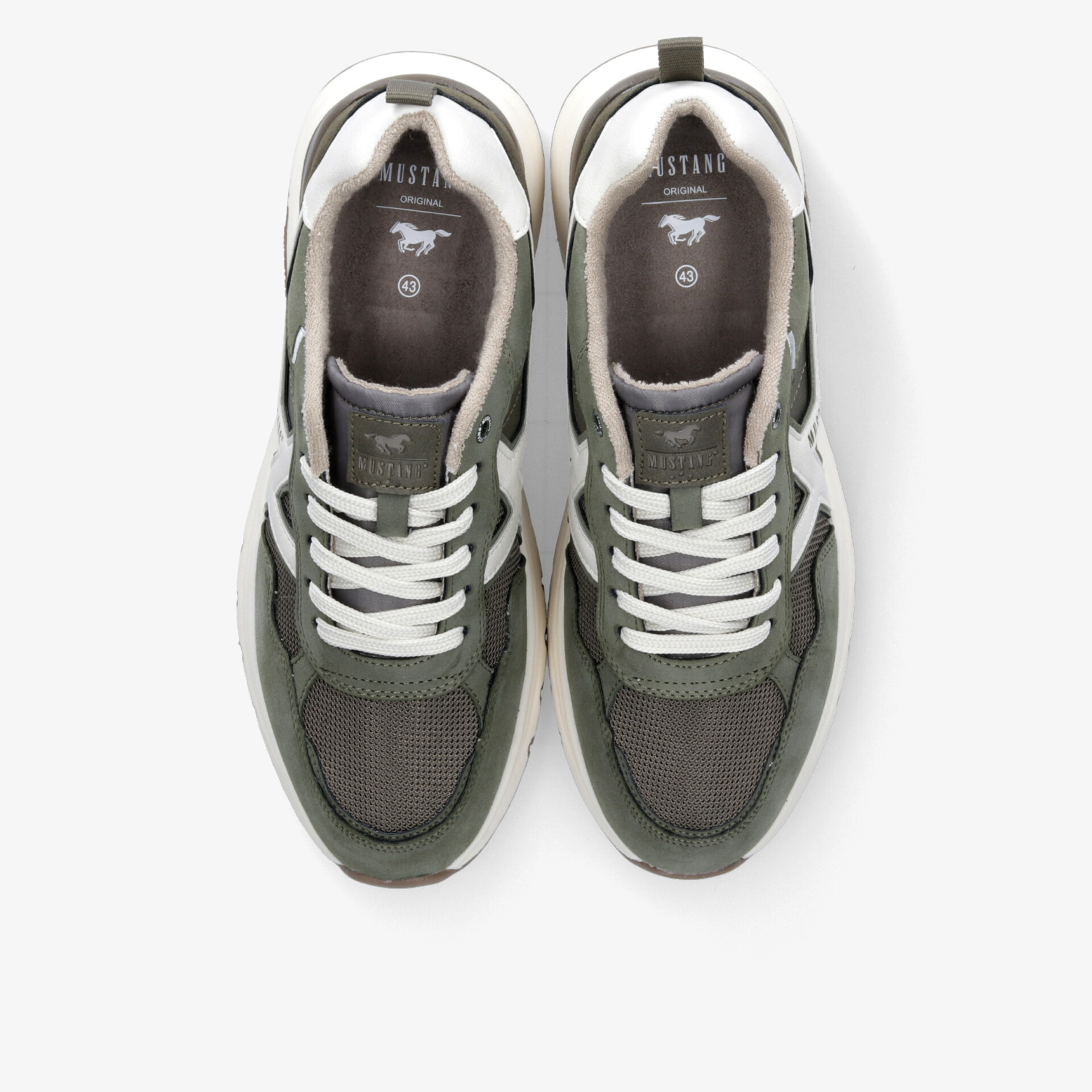 Olivfarbene Sportschuhe mit weißer Sohle und Schnürsenkeln, bequem und atmungsaktiv aus der Draufsicht