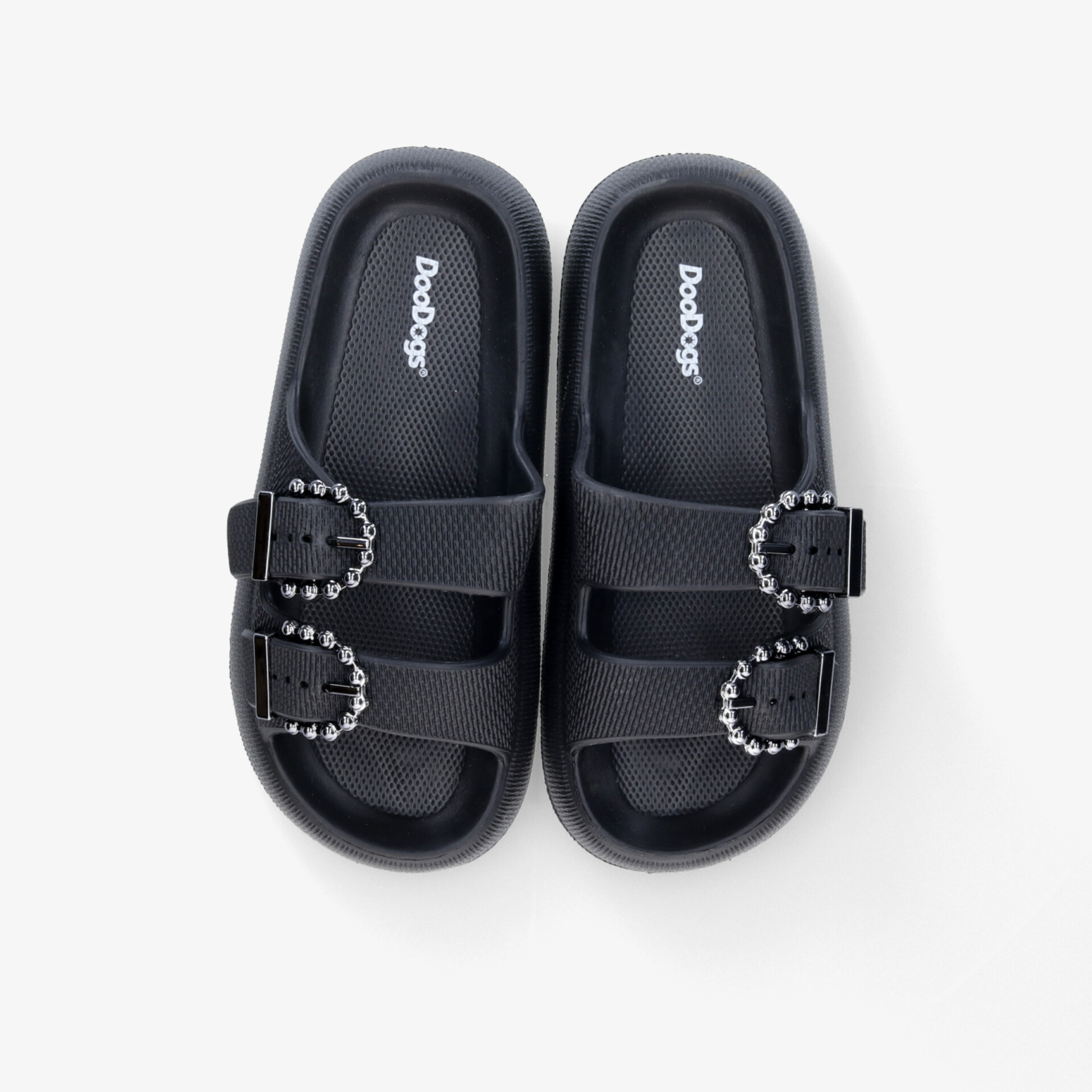 Leichtes Paar schwarzer Sandalen mit gepolsterter Innensohle und verstellbaren Schnallen für optimalen Komfort