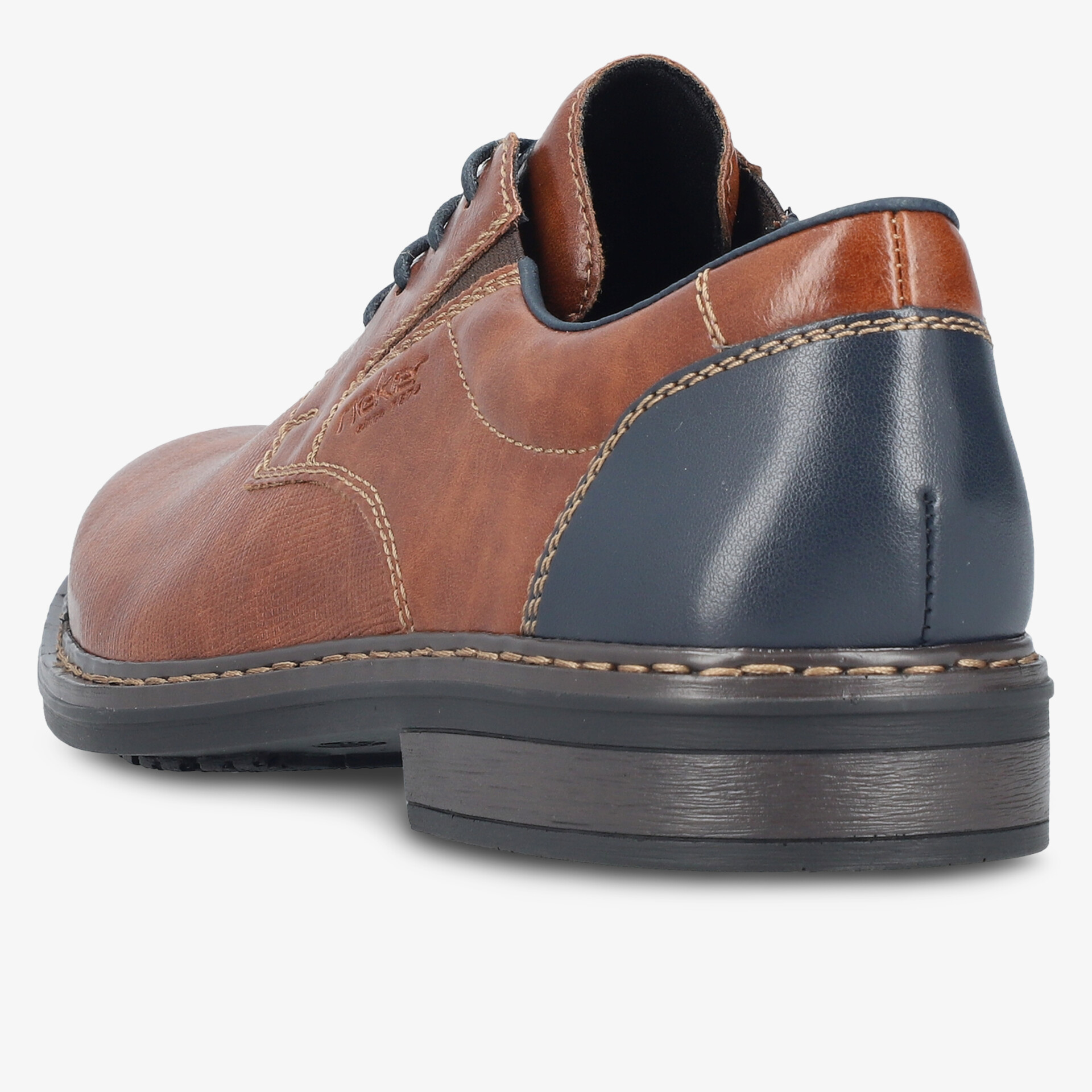 Eleganter brauner Lederschnürschuh mit blauem Fersenbereich und robuster, komfortabler Sohle