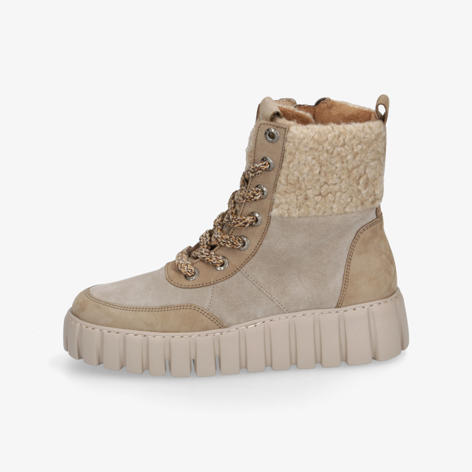 Beiger Winterstiefel mit warmer Fütterung, stabiler Sohle und schnürbarem Design für sicheren Halt und Komfort