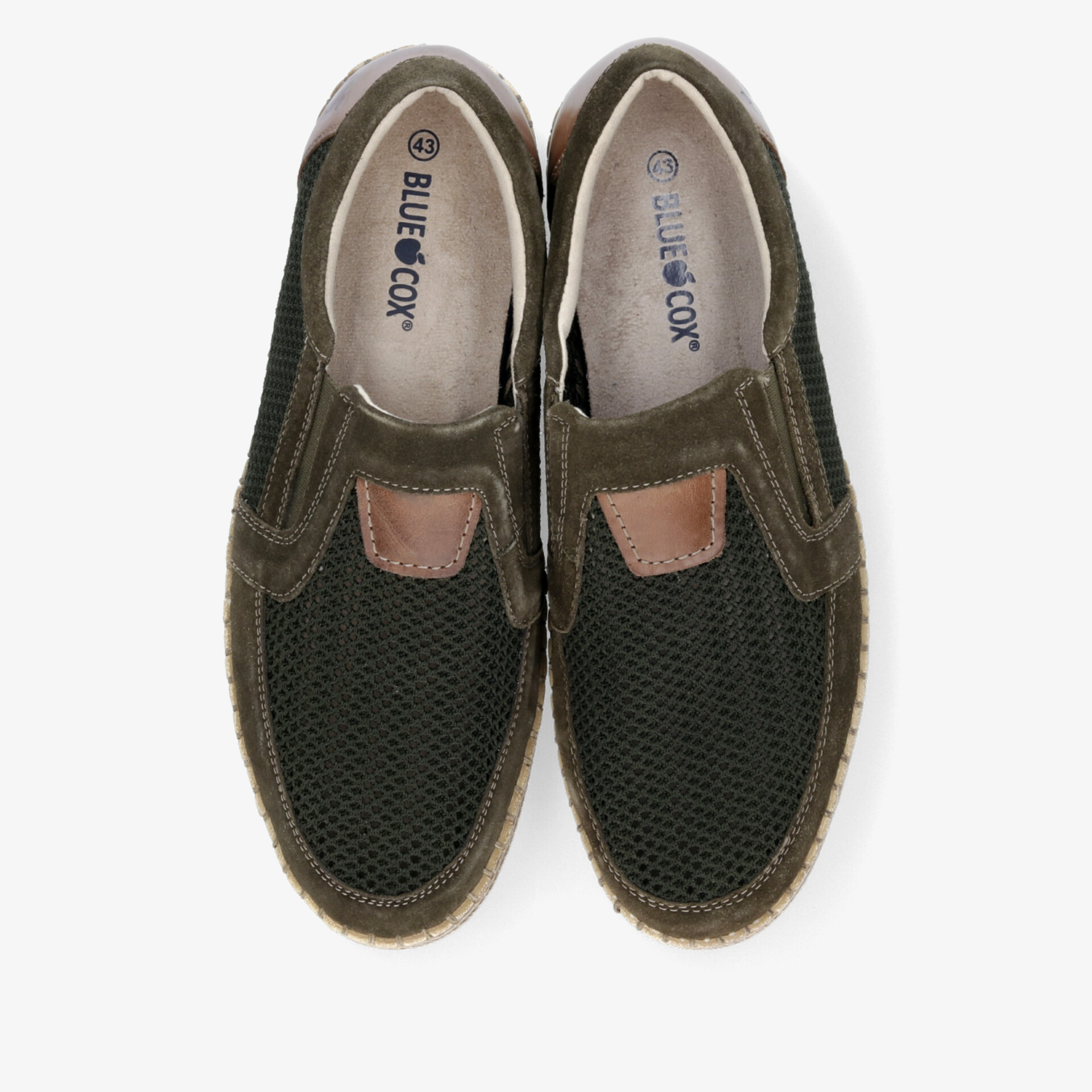 Bequemes Paar atmungsaktiv gestalteter Slip-On Freizeitschuhe mit flexibler, rutschfester Sohle in Draufsicht