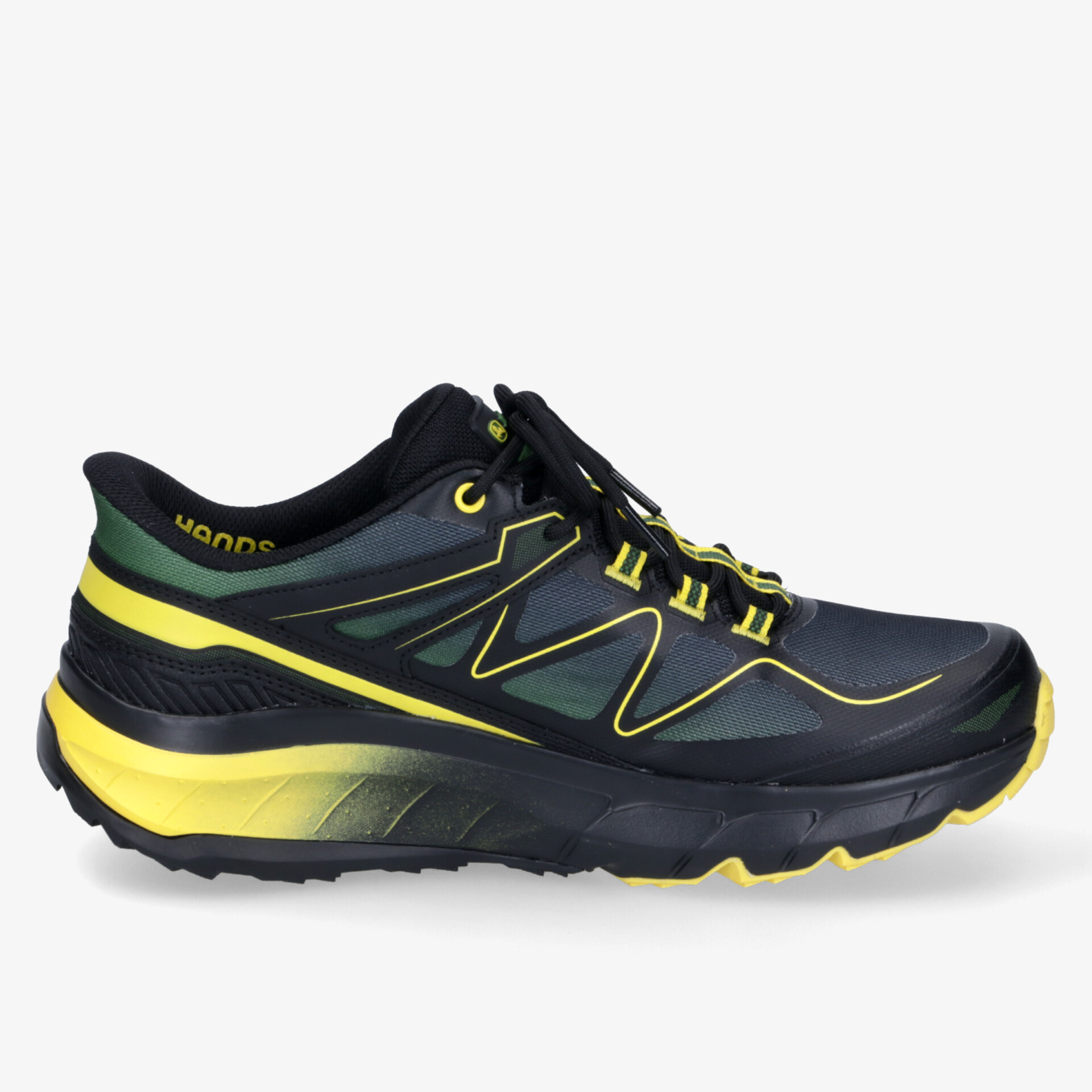 Sportlicher schwarzer Schuh mit gelben Akzenten, robust und bequem, ideal für Outdoor-Aktivitäten