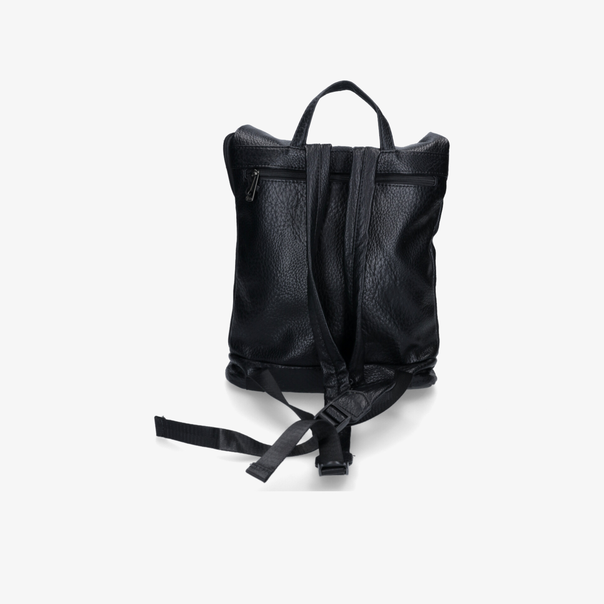 Schwarzer Rucksack mit verstellbaren Trageriemen und praktischem, großem Stauraum in klarer Rückansicht