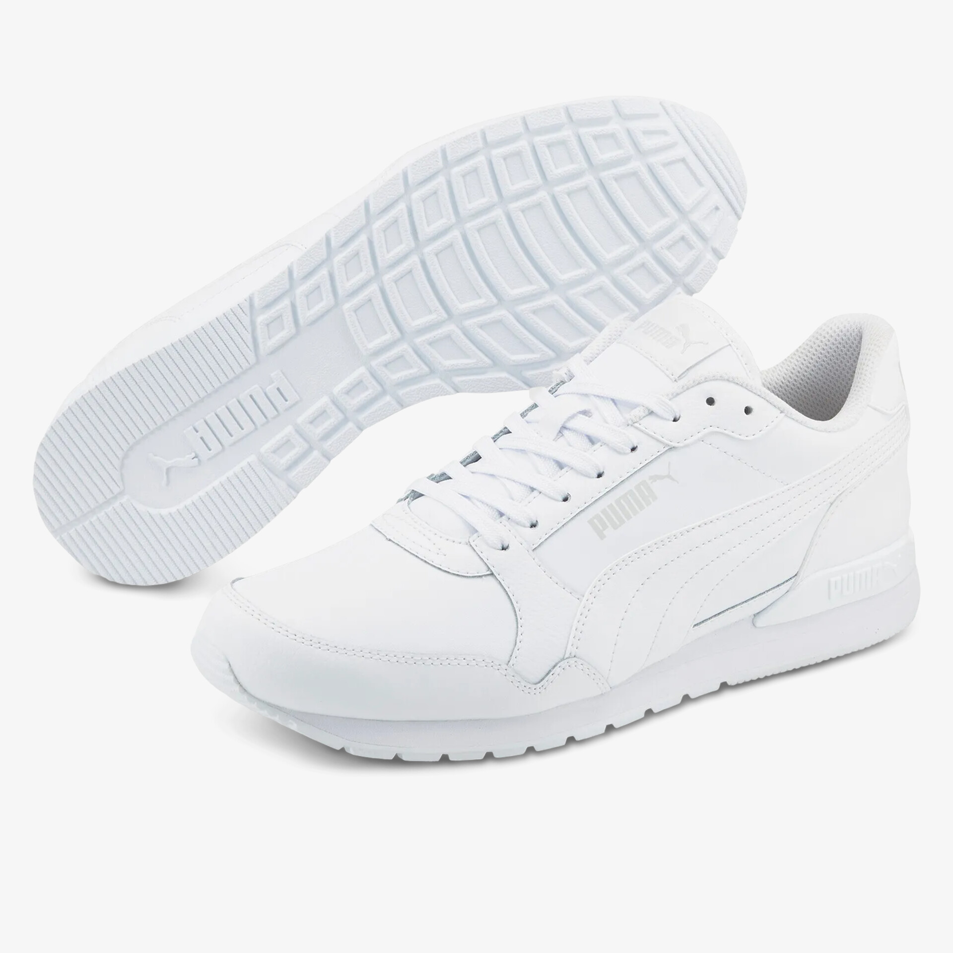 Weißer sportlicher Sneaker mit rutschfester Profilsohle und atmungsaktivem Material für hohen Tragekomfort