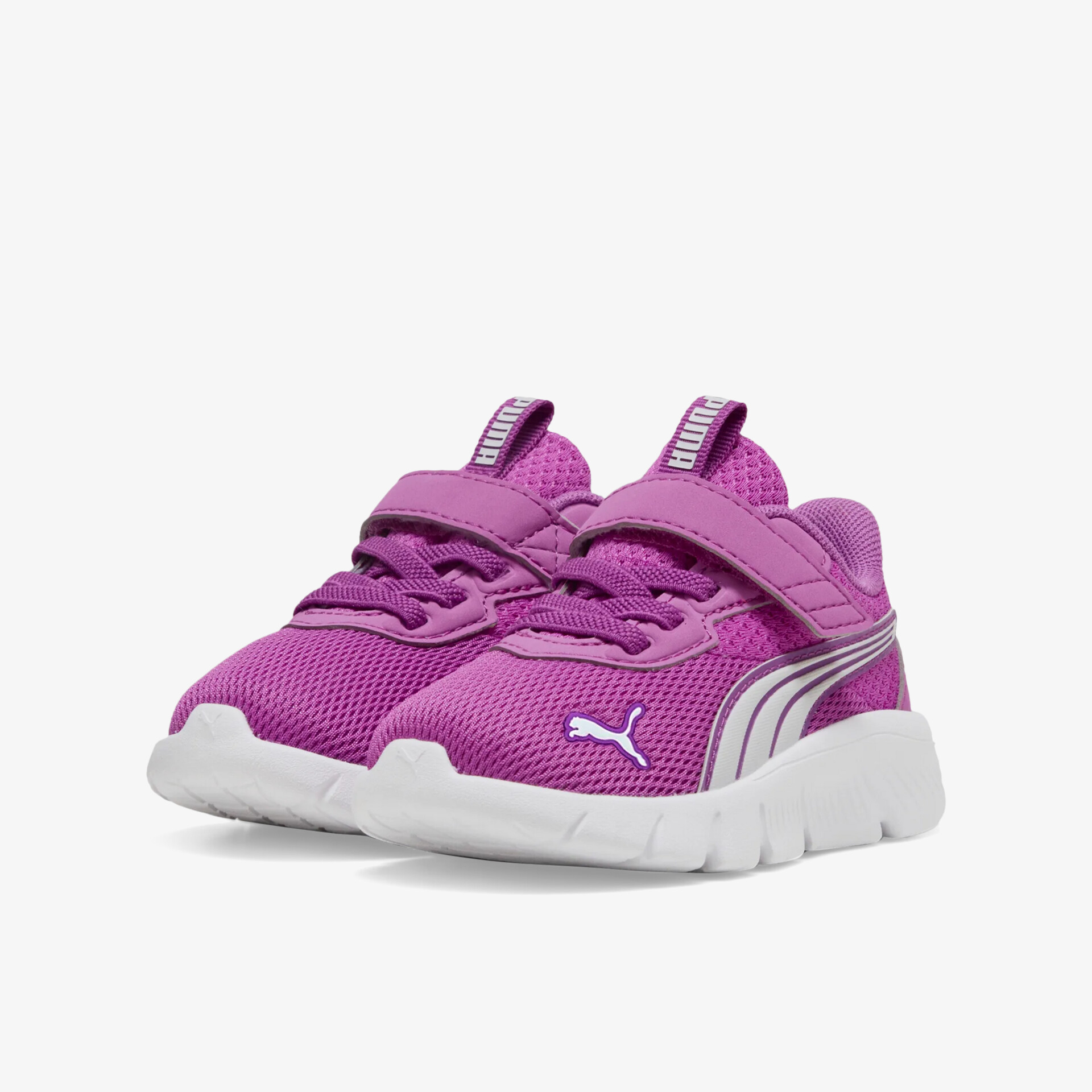 Bequeme sportliche lila Schuhe mit flexibler rutschfester Sohle und atmungsaktivem Obermaterial