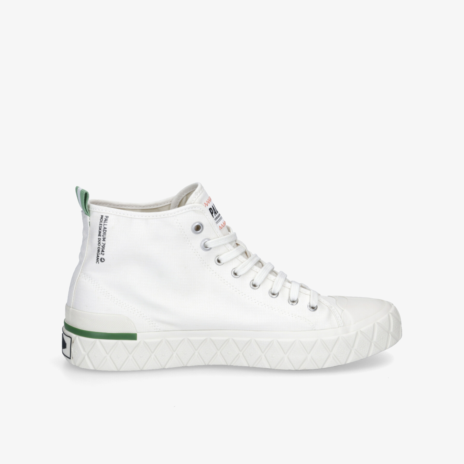 Moderner weißer Sneaker in zeitlosem Design, ideal für einen stilvollen und bequemen Look.