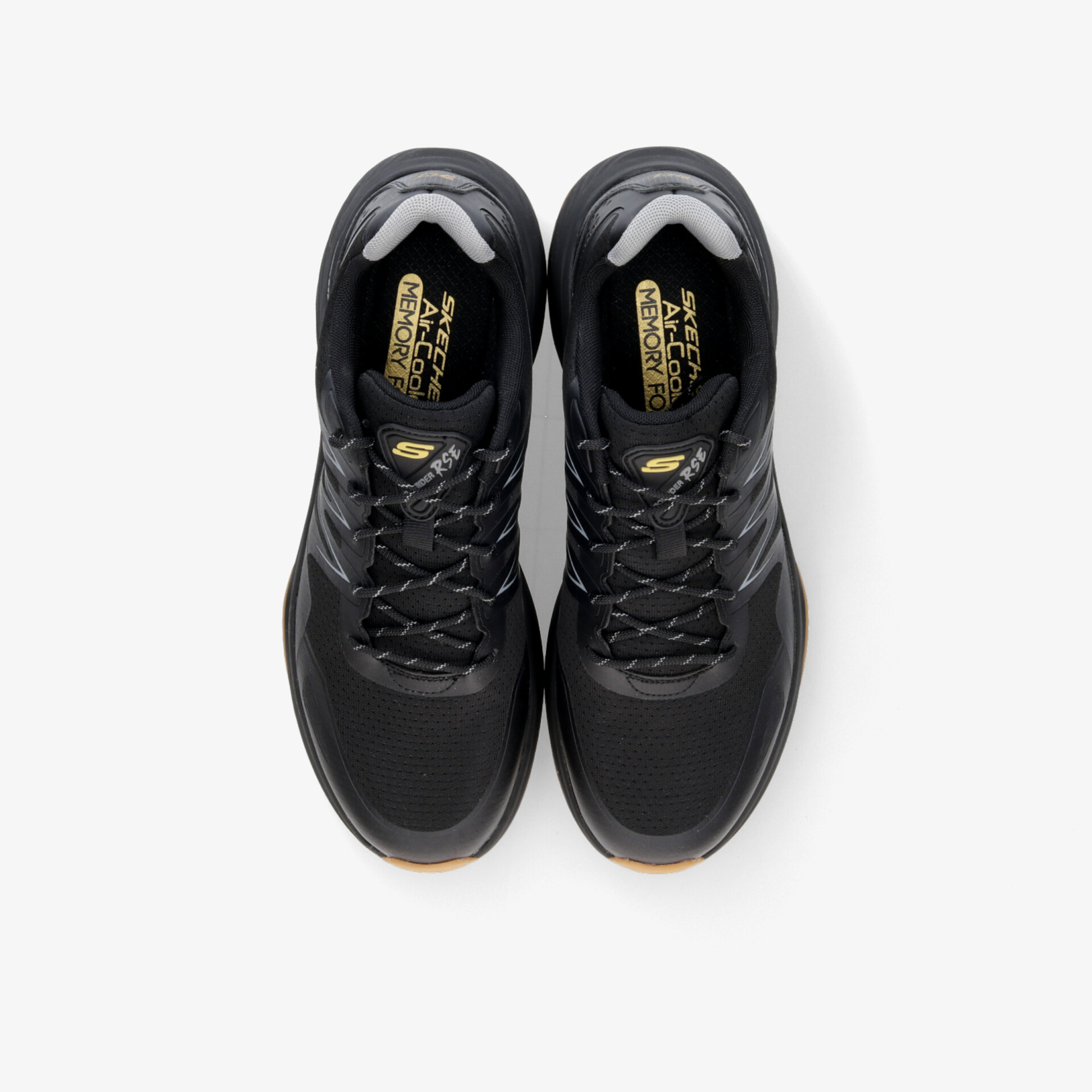 Schwarze Sportschuhe mit gepolsterter Innenseite und robustem Design, ideal für komfortables Tragen