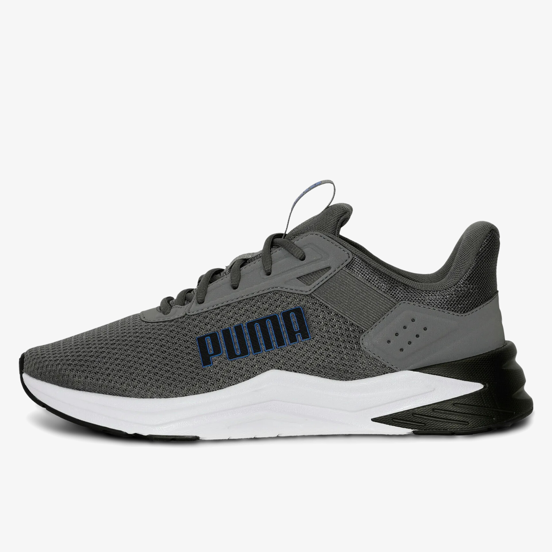 Moderner Sportschuh aus atmungsaktivem Mesh mit leichter, bequemer Passform und rutschfester Sohle seitlich dargestellt