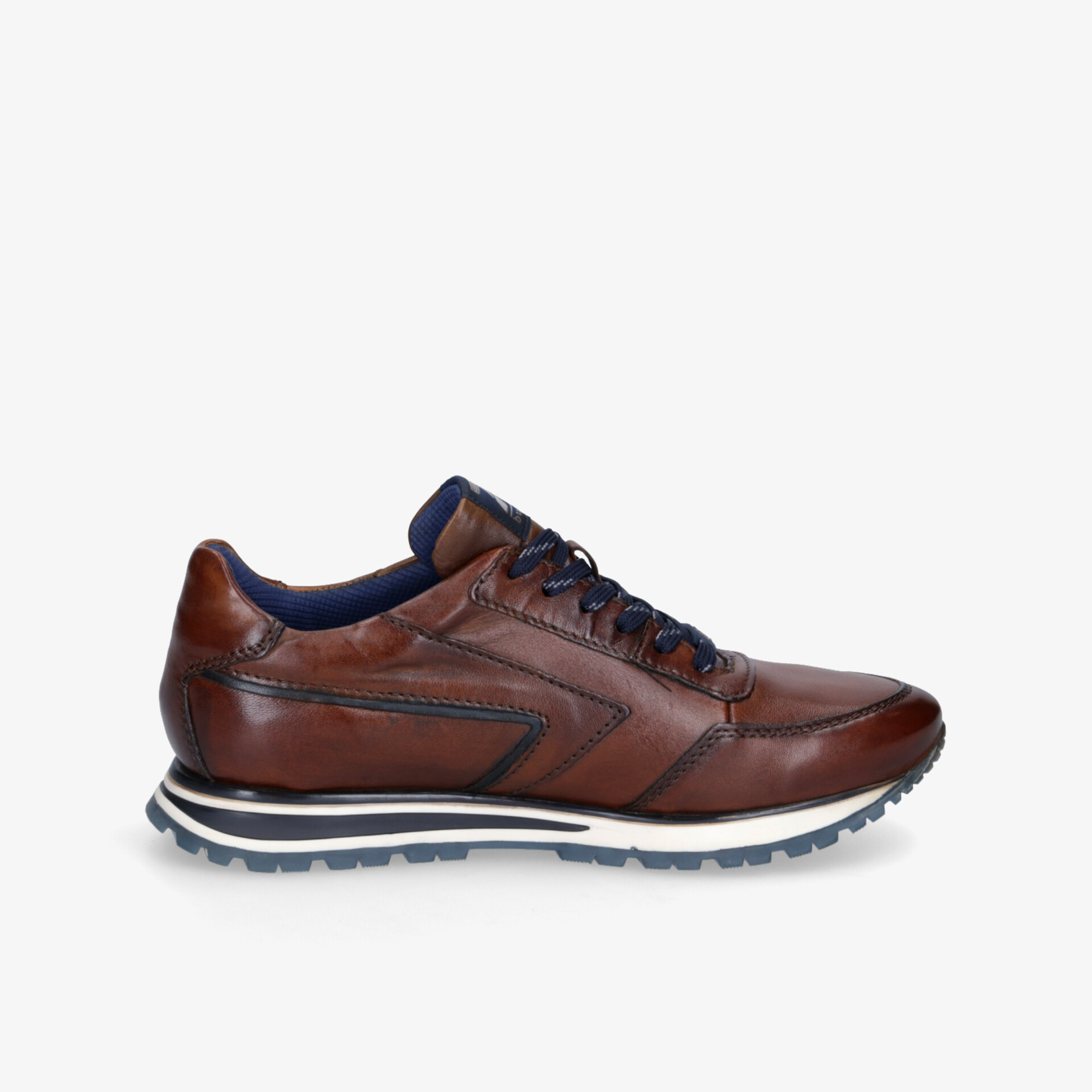Eleganter brauner Ledersneaker mit sportlichem Design und komfortabler Passform.