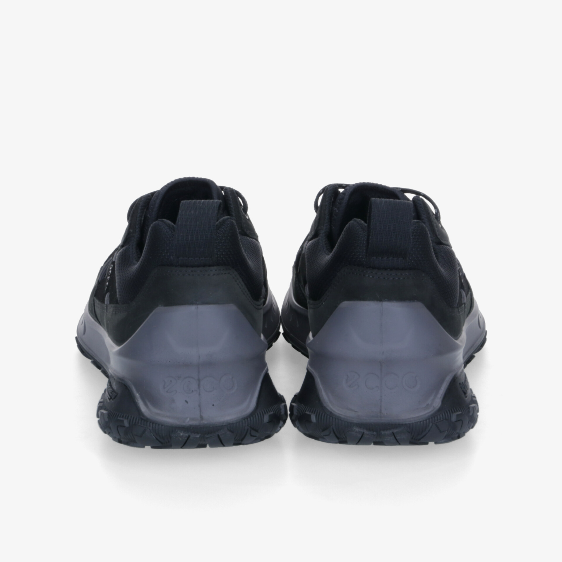 Schwarze Sportschuhe mit grauer robuster Sohle, komfortable Passform und sportlichem Design, Rückansicht
