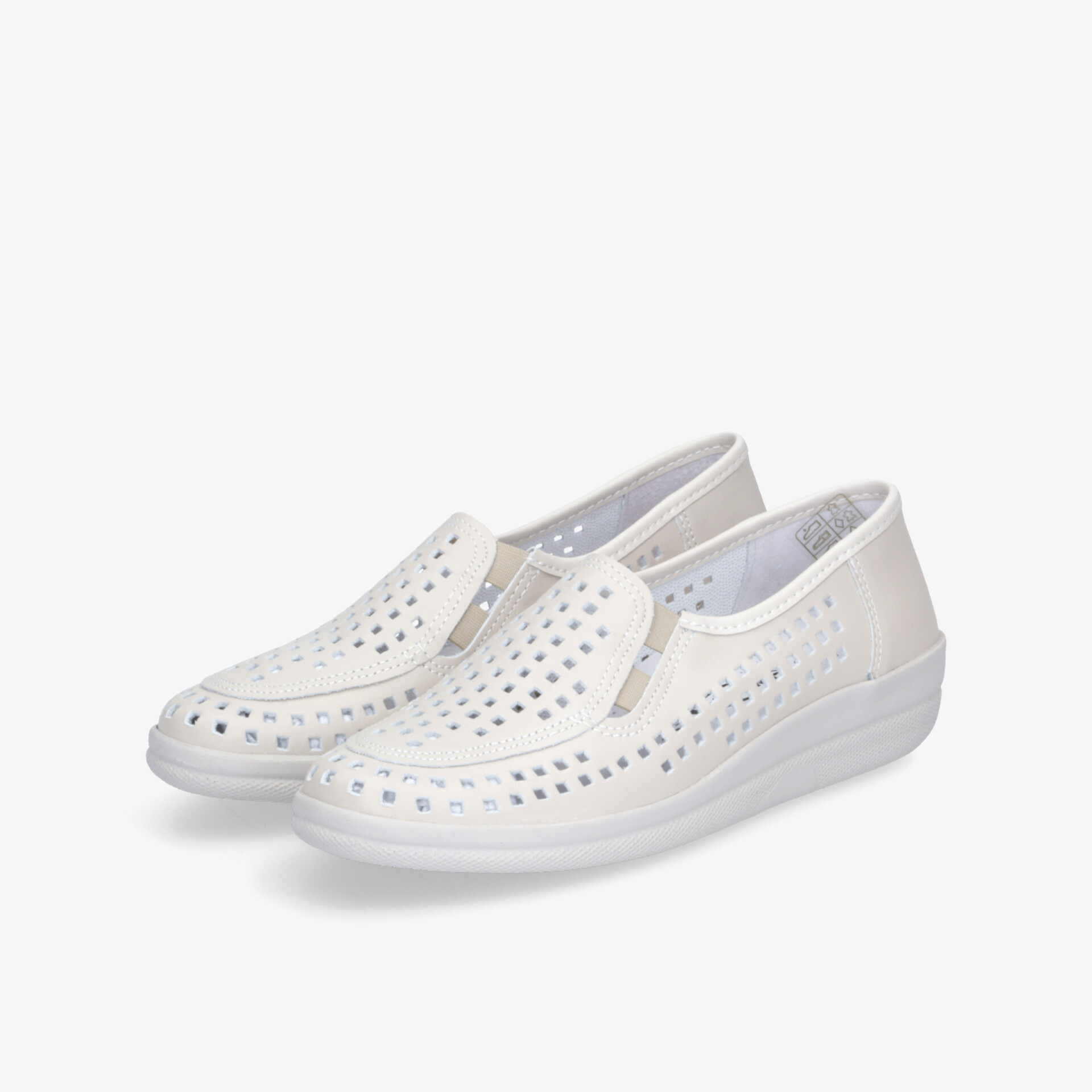 Leichte weiße Slipper mit atmungsaktivem perforiertem Obermaterial und rutschfester Sohle für hohen Tragekomfort