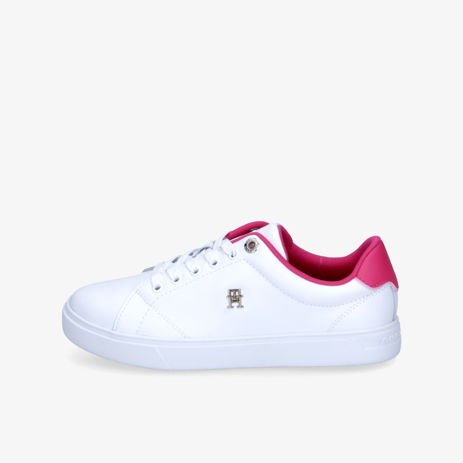 Weißer Sneaker mit rotem Innenfutter, leichter und komfortabler Schuh für sportlichen und alltäglichen Gebrauch
