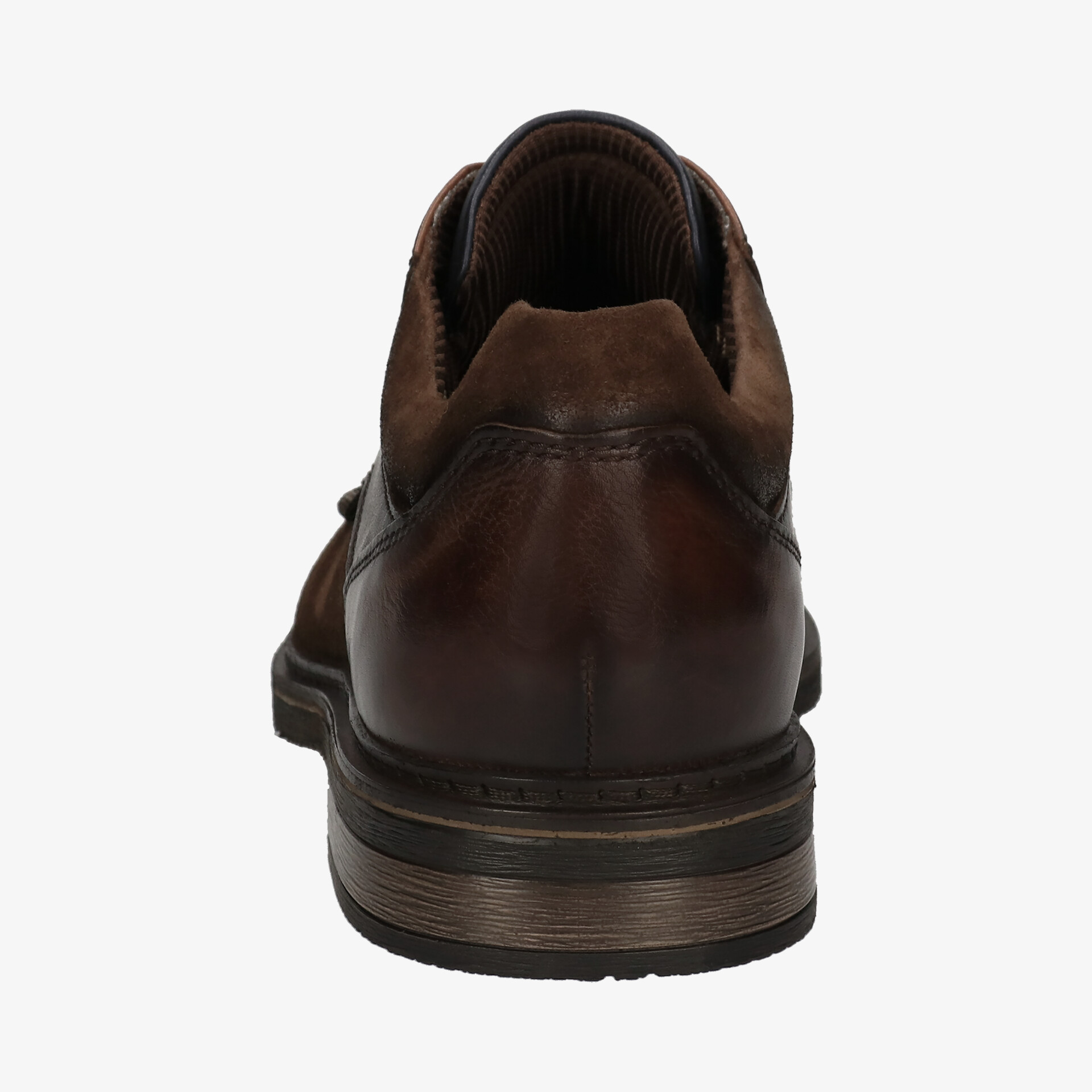 Eleganter brauner Lederschuh mit robuster Sohle für maximalen Komfort und zeitlosen Stil.