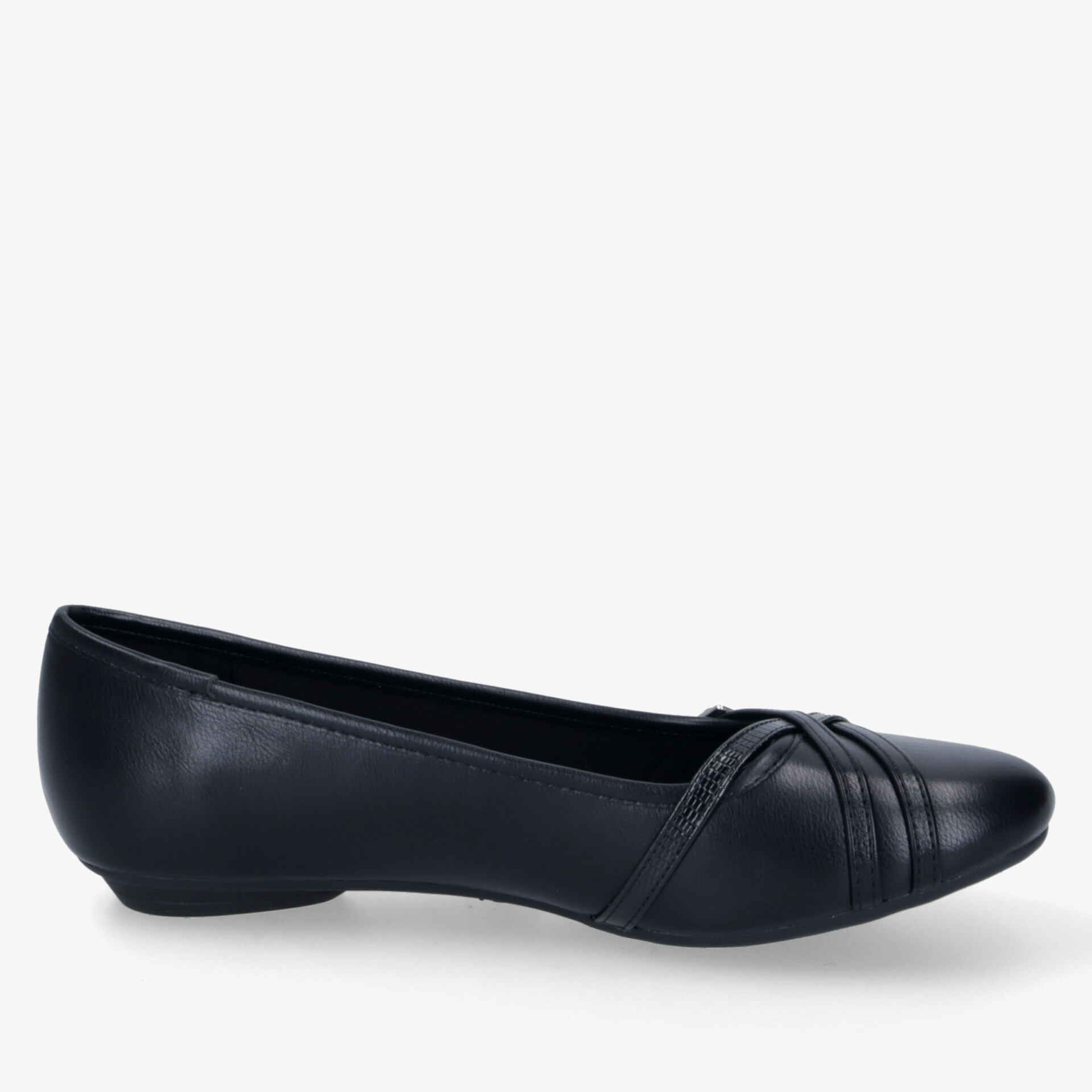 Schwarzer klassischer Ballerina Schuh seitliche Ansicht, bequem und elegant für Alltag und Büro geeignet