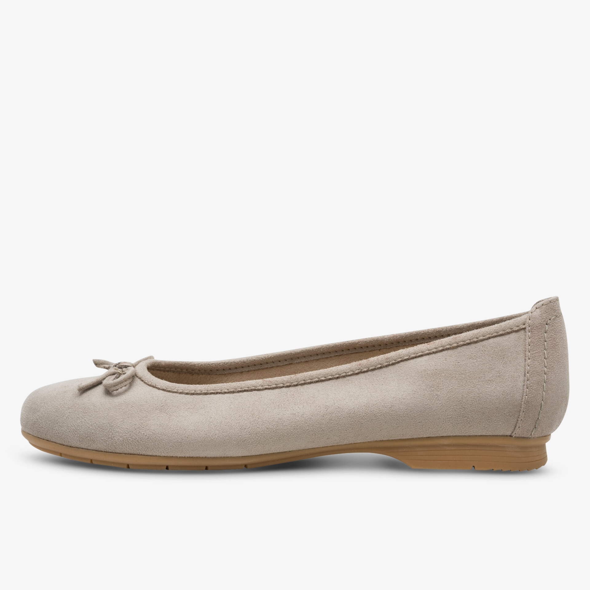 Seitliche Ansicht eines schlichten, bequemen Ballerinas mit flacher Sohle und weichem Material