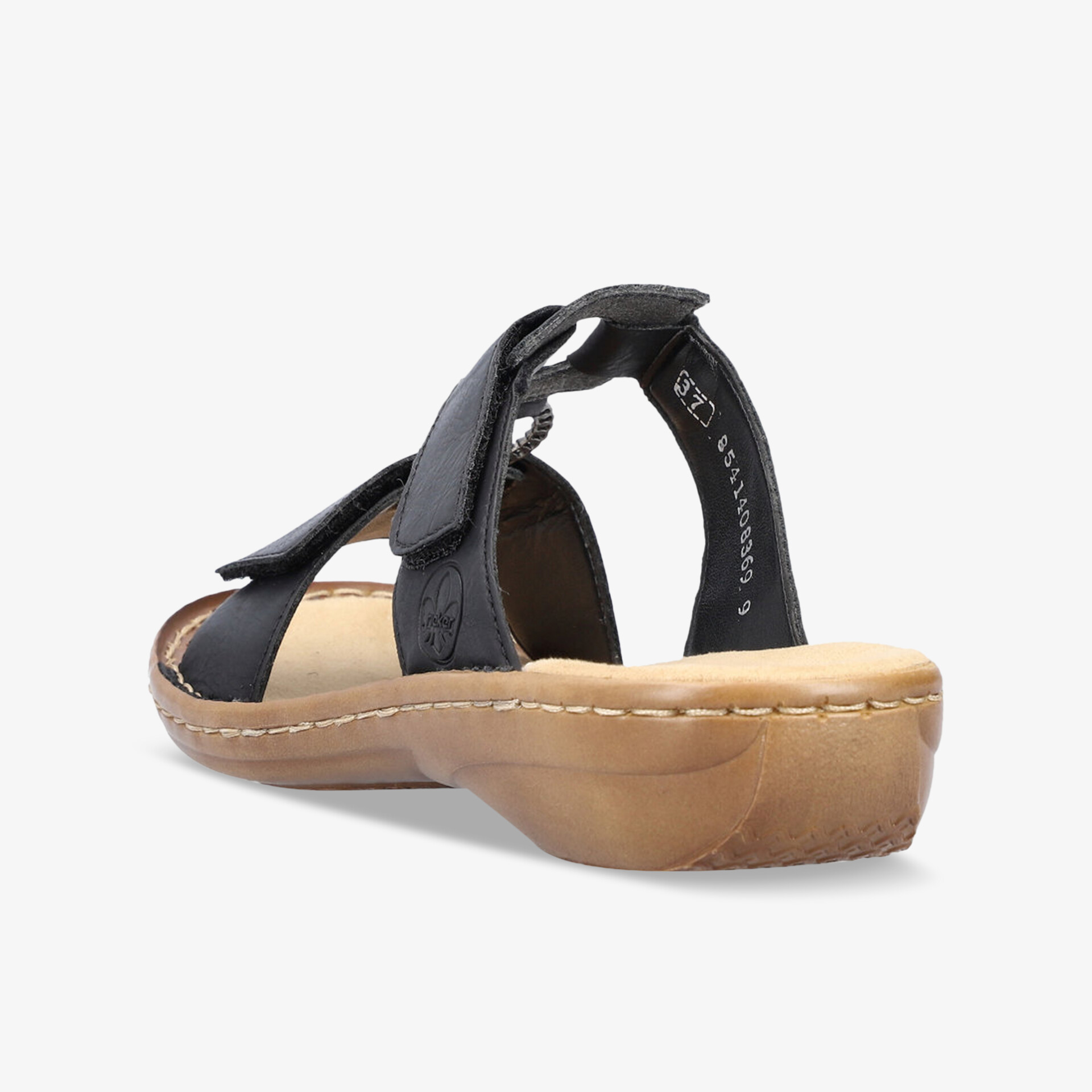 Bequeme Sandale mit verstellbaren Riemen und leichtem Absatz in Rückansicht zeigt gepolsterte Innensohle