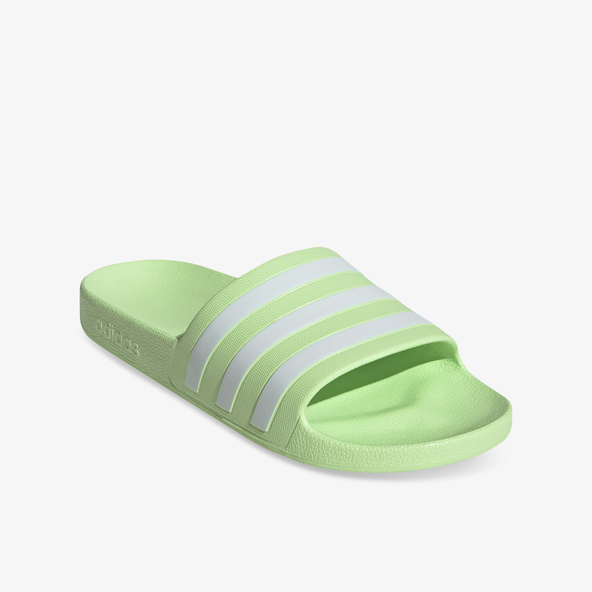 Leichter und komfortabler grün-weißer Badeschuh mit rutschfester Sohle und offenem Design für ausgezeichneten Tragekomfort