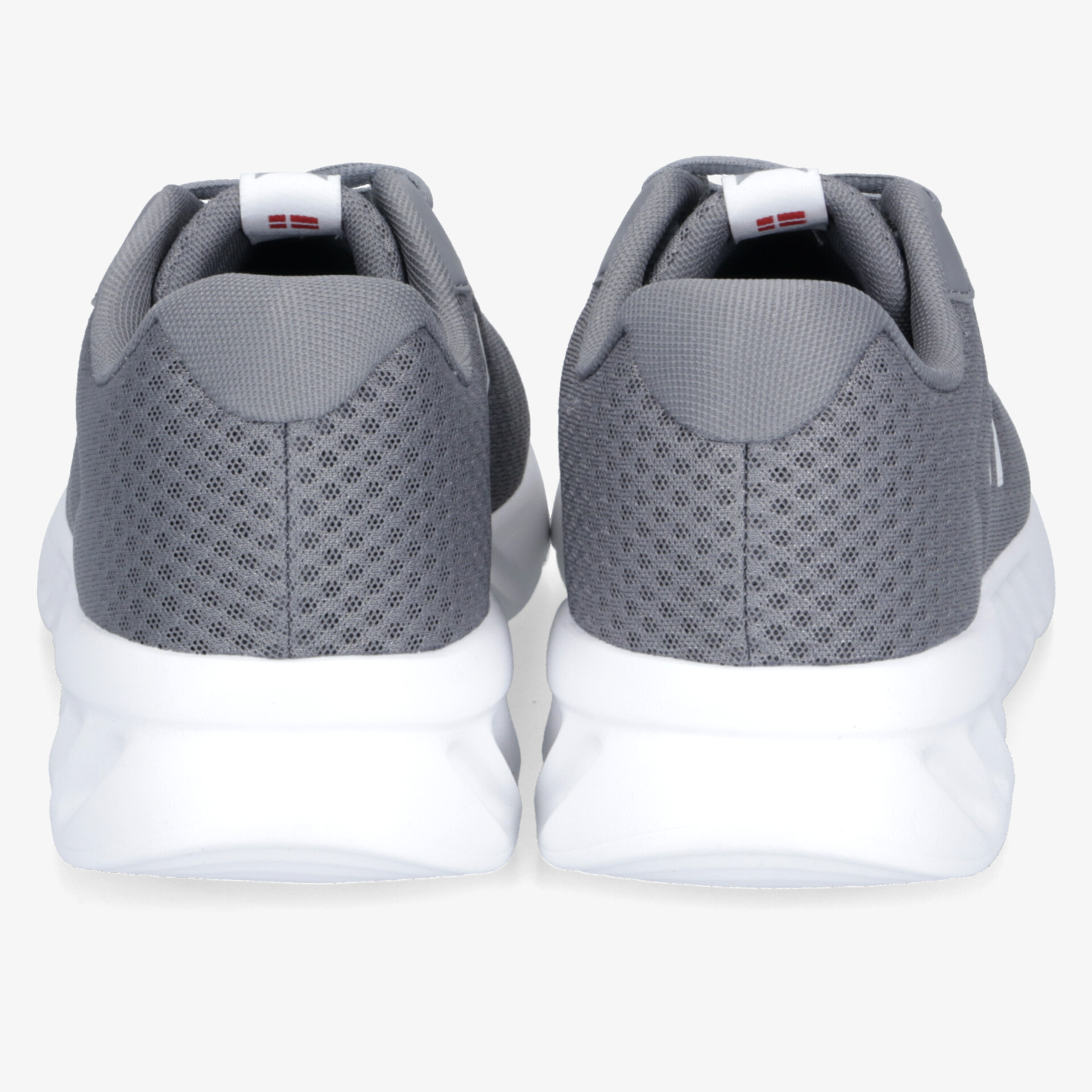 Rückansicht von zwei grauen Sneakern mit sportlichem, bequemem und leichtem Design für vielseitigen Gebrauch