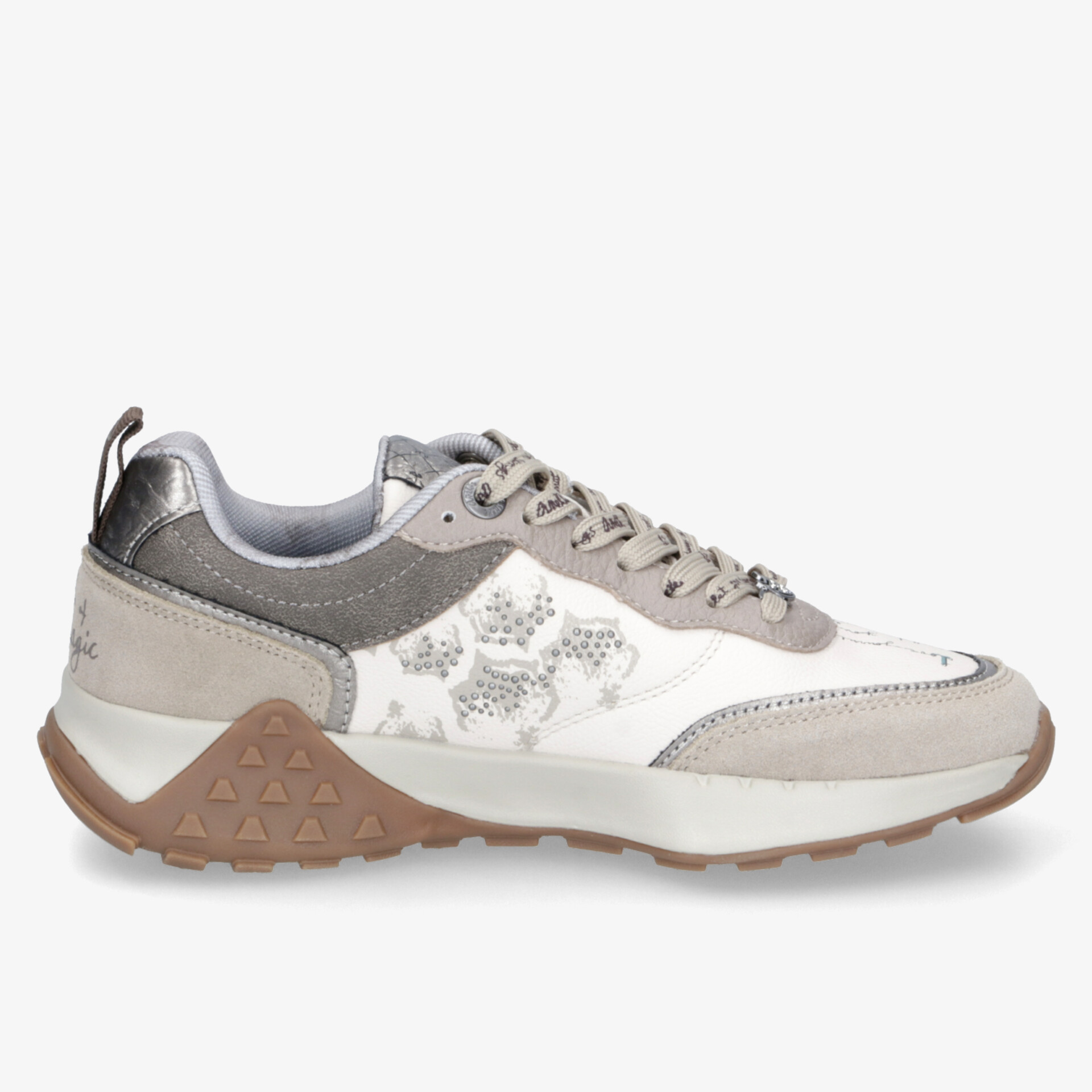 Sportlicher leichter Sneaker seitlich mit modernem Design, gepolstertem Schuhkragen und rutschfester Sohle