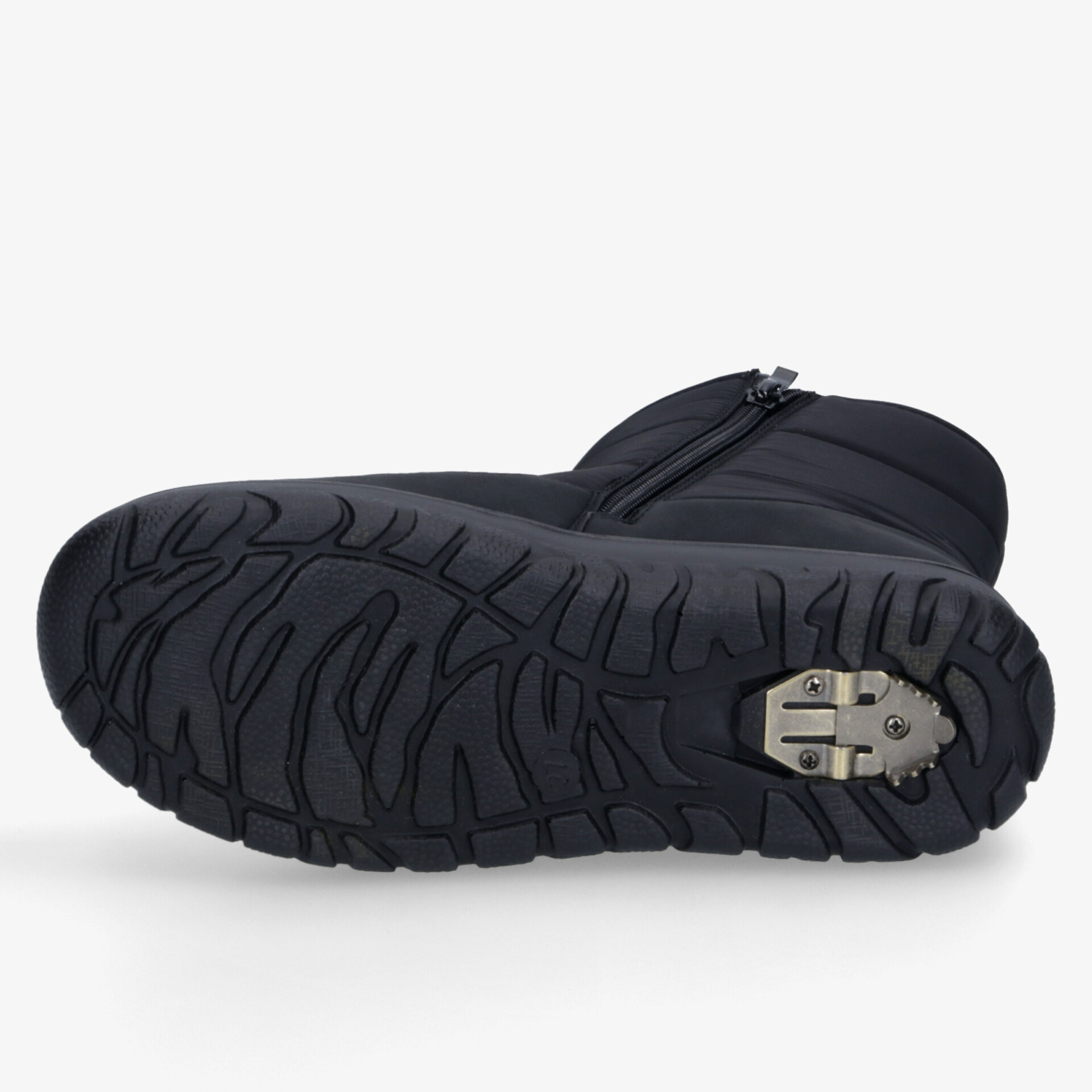 Robuste, rutschfeste Schuhsohle mit tiefem Profil für sicheren Halt und optimale Traktion bei Außeneinsätzen