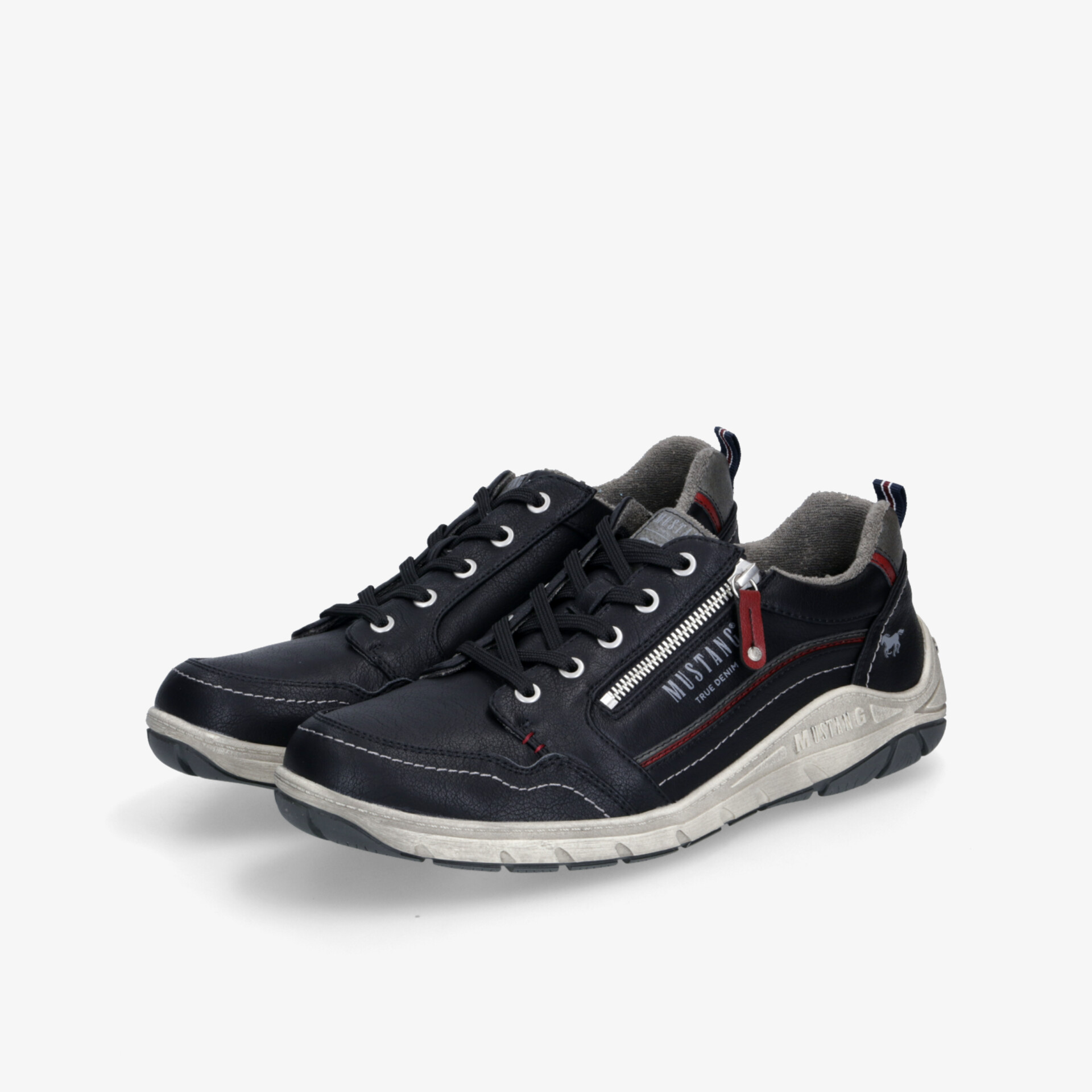 Sportliche schwarze Schuhe im Paar mit langlebiger Verarbeitung und rutschfester Sohle für optimalen Komfort